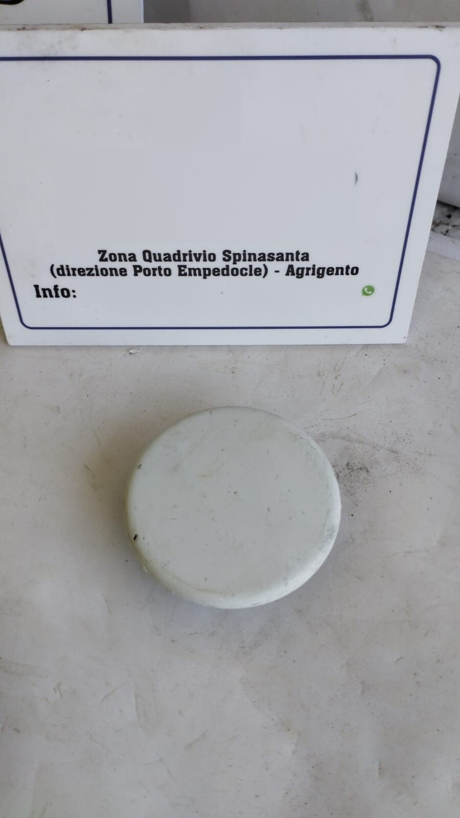 tappo paraurti anteriore - Immagine 1 di 3