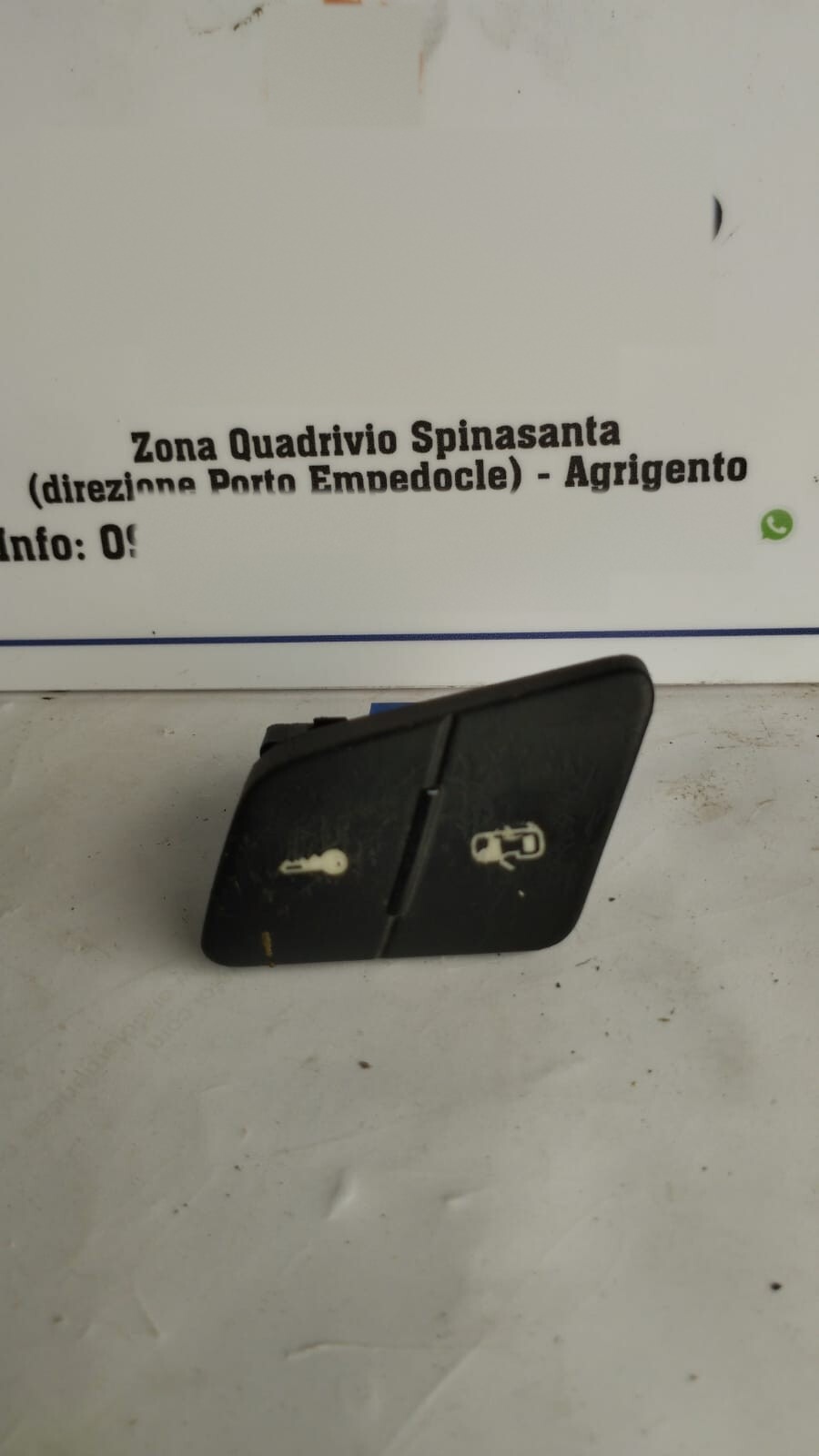interruttore bloccaggio serrature - Immagine 1 di 4
