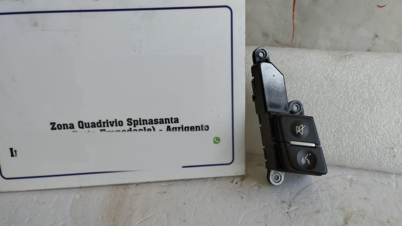 comandi volante pulsante altoparlante volume telefono - Immagine 1 di 4
