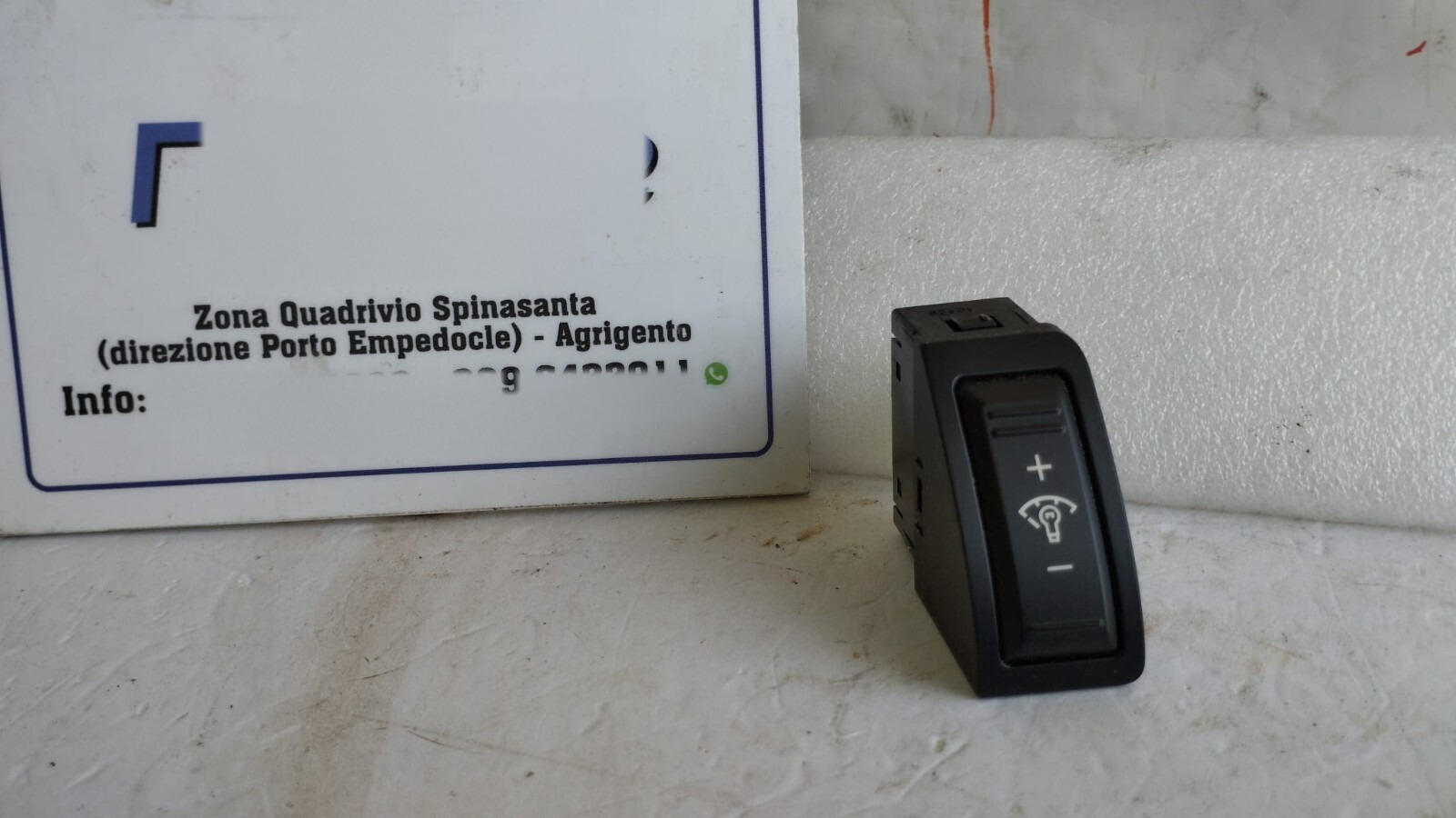 pulsante comando regolazione luce quadro strumenti - Immagine 1 di 4