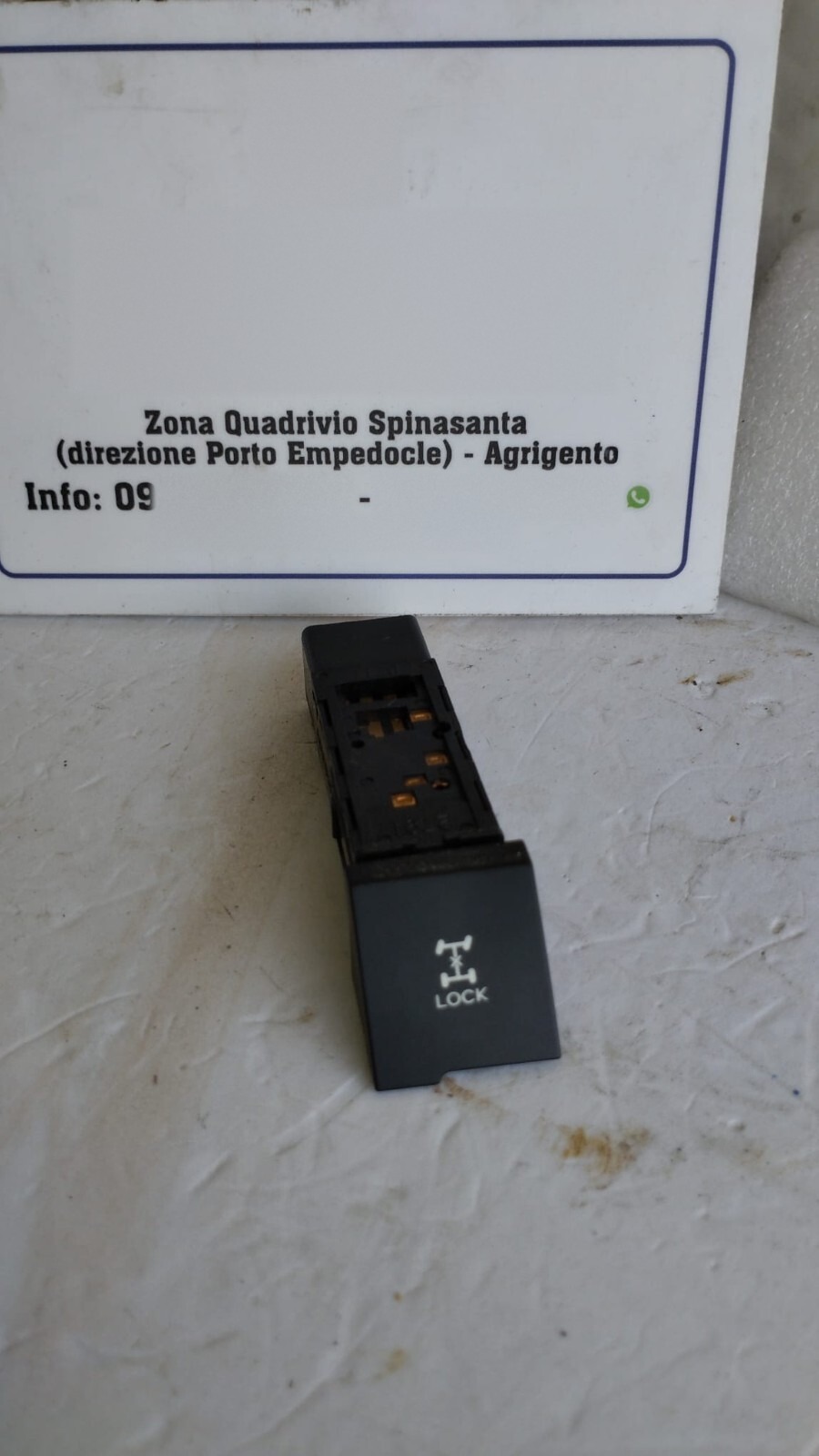 pulsante interruttore trazione blocco differenziale - Immagine 1 di 4