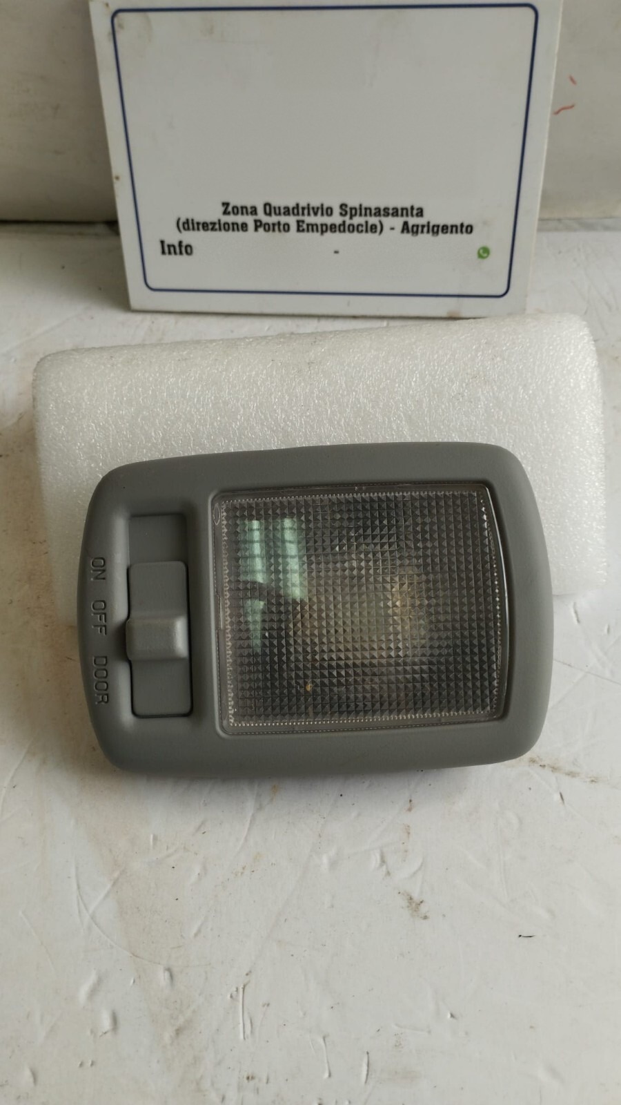 plafoniera luce interna portellone posteriore - Immagine 1 di 4