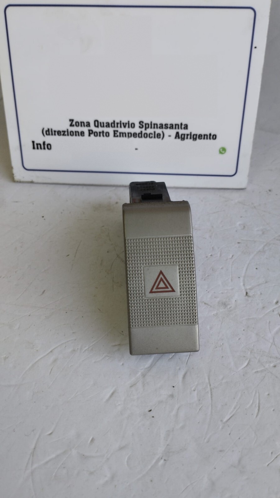 Interruttore luci emergenza - Immagine 1 di 3
