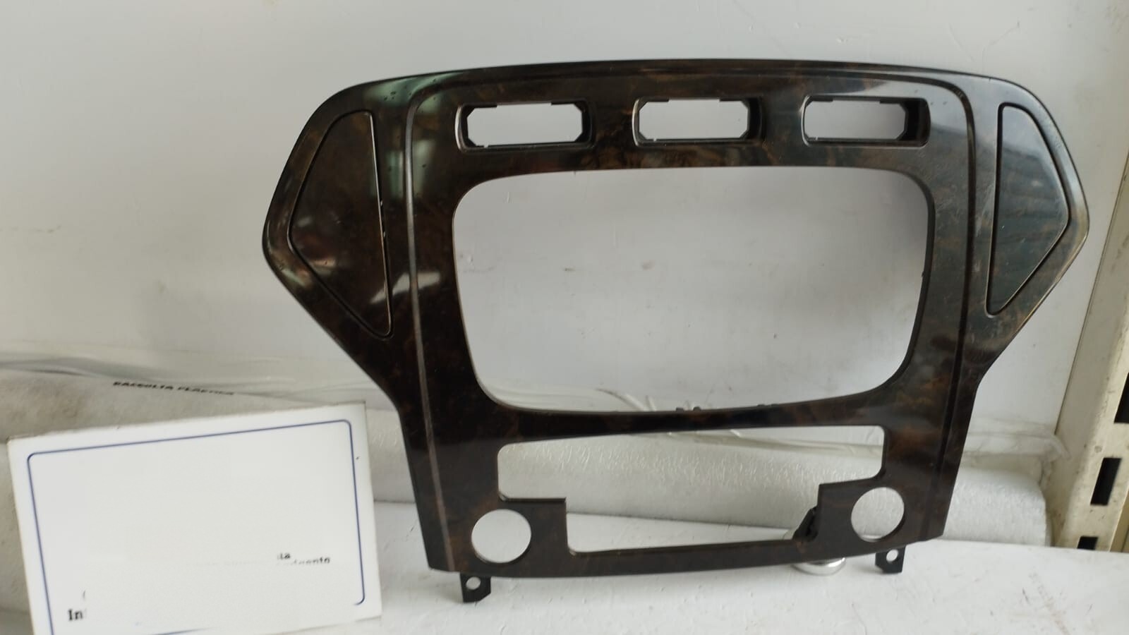 cornice rivestimento cruscotto centrale - Immagine 1 di 6