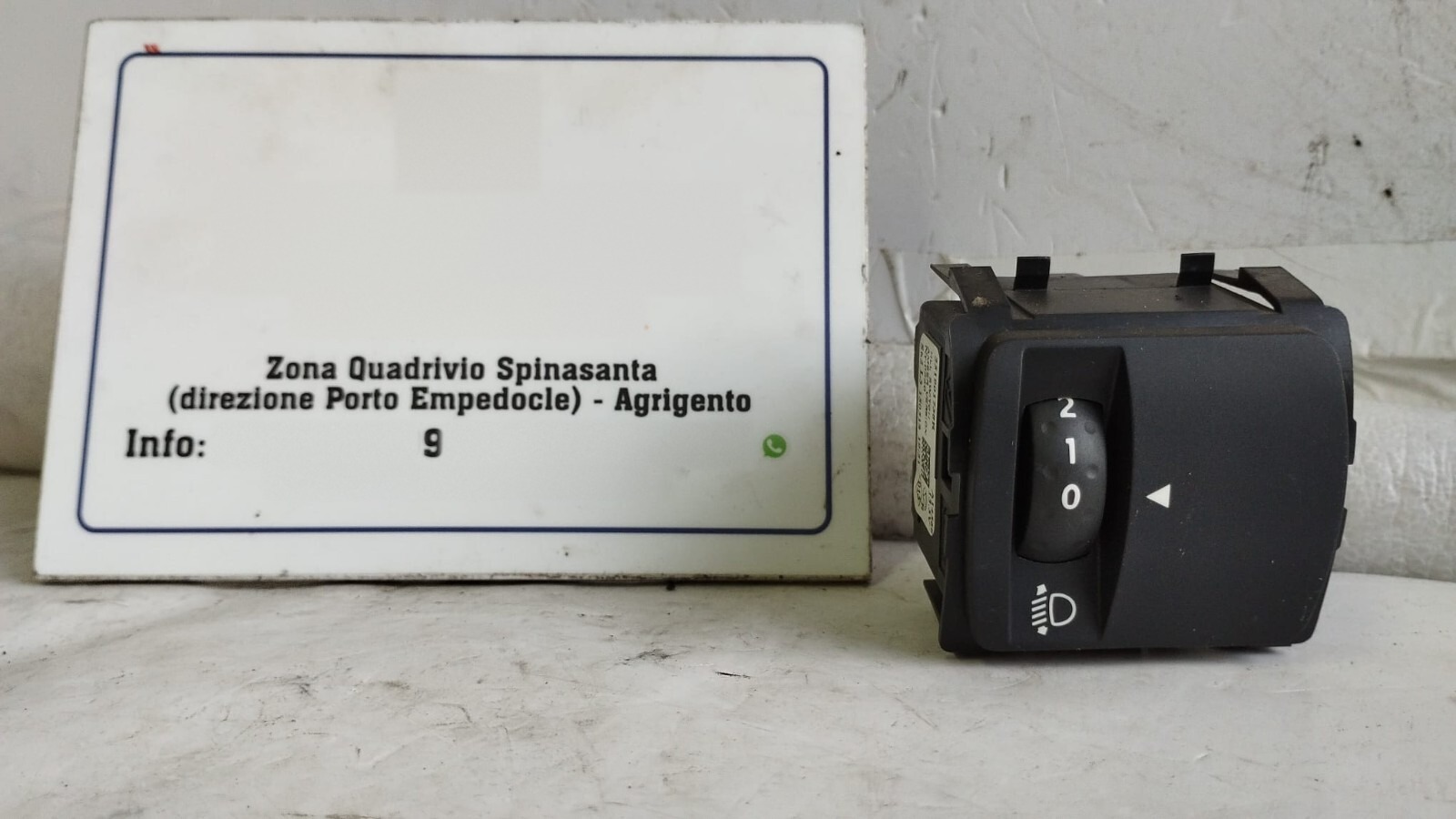 Interruttore blocco comando luci - Immagine 1 di 4