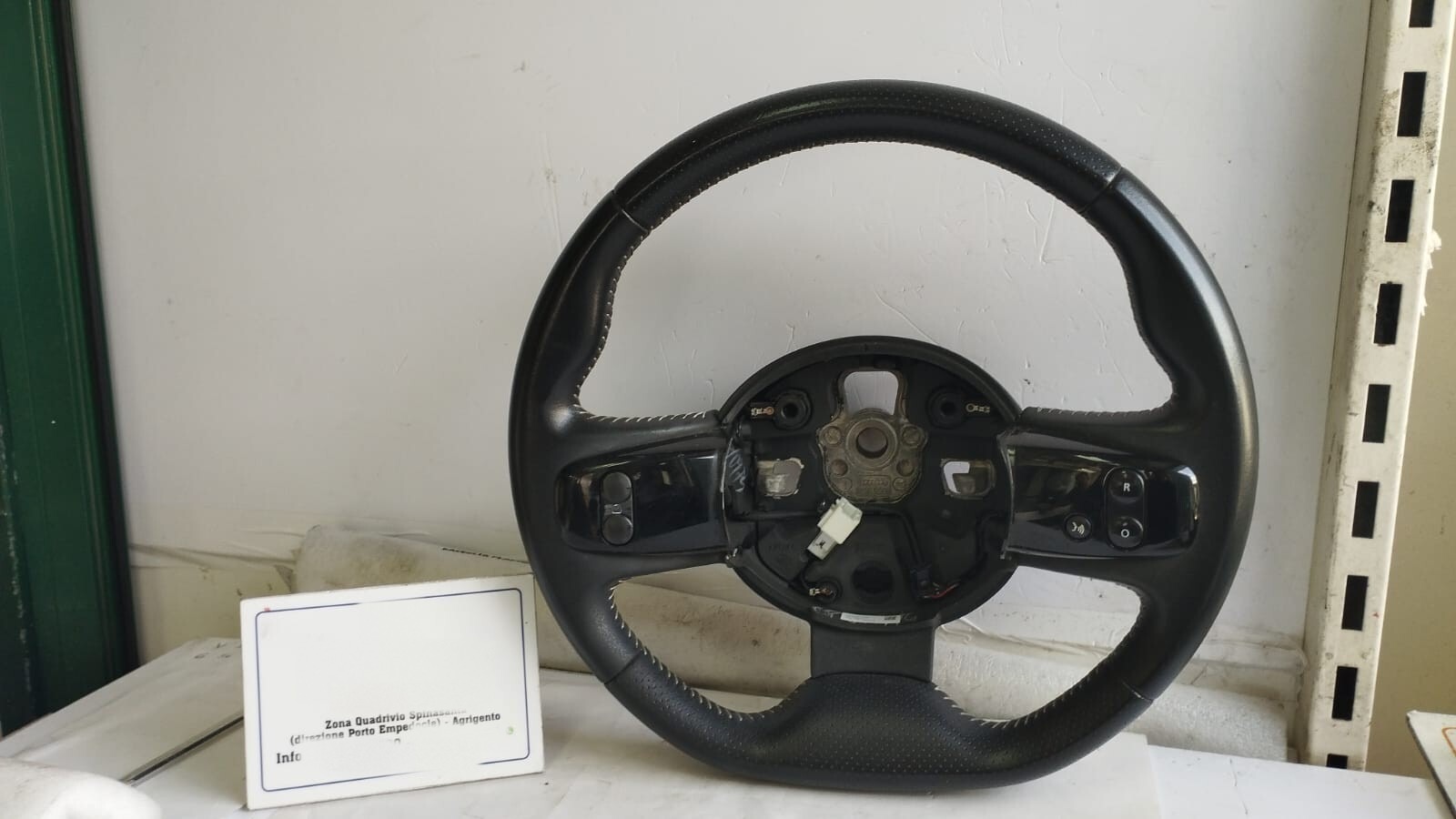 volante manubrio sterzo comandi - Immagine 1 di 9