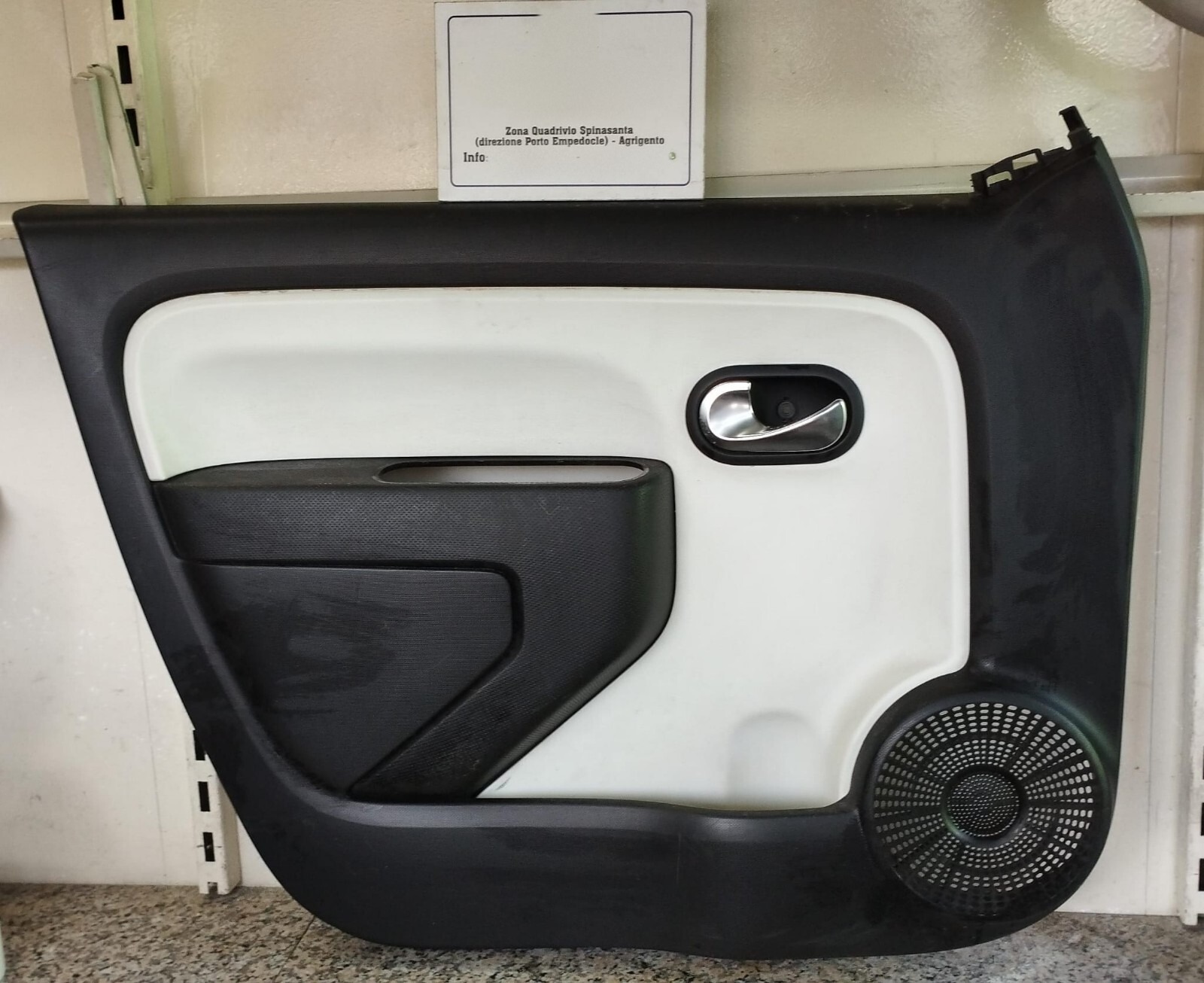 Pannello Int. Porta Ant. Sinistro Renault TWINGO 3a Serie (08/14>12/19<) Usato