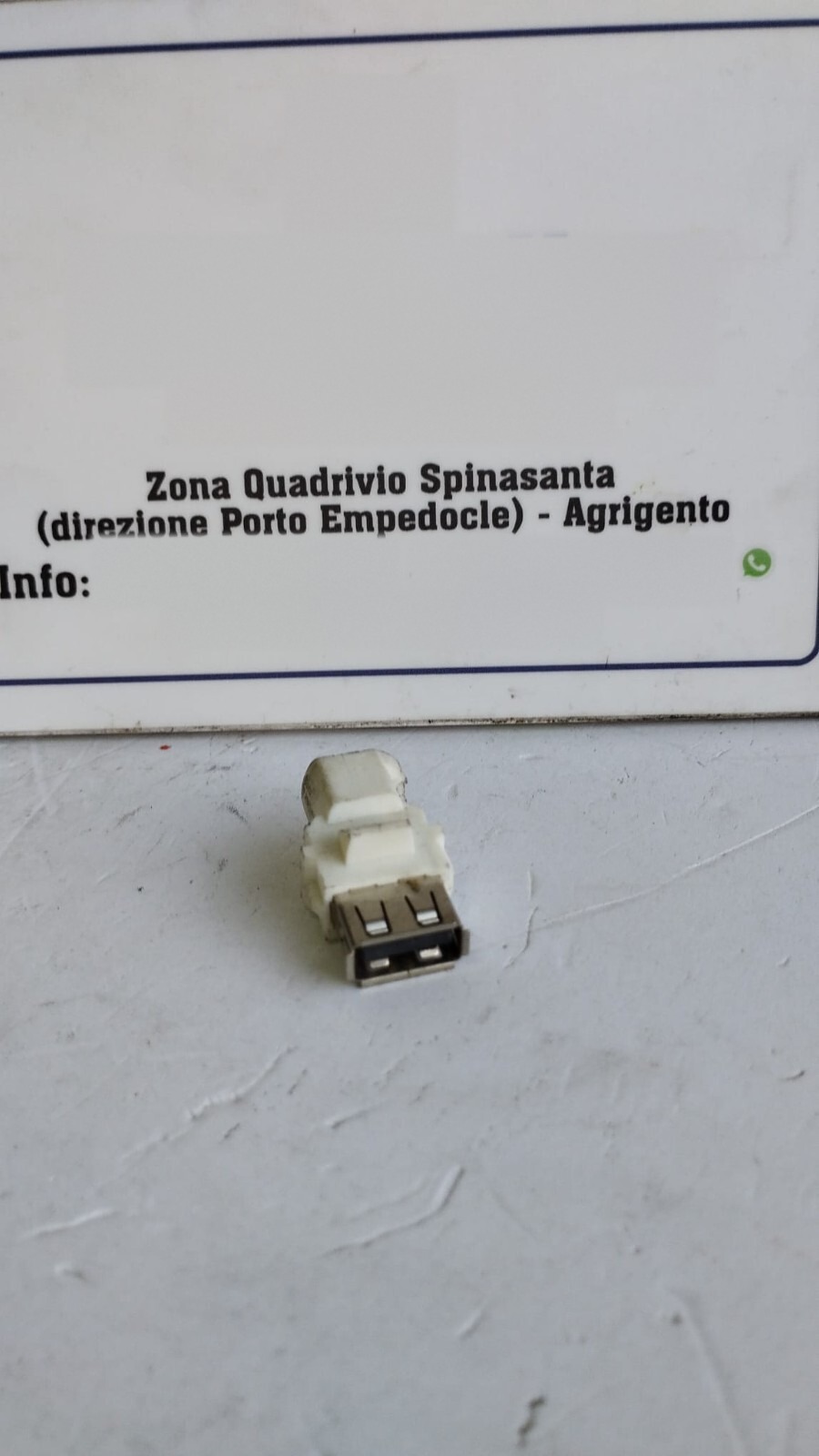 ingresso presa porta usb anteriore - Immagine 1 di 5
