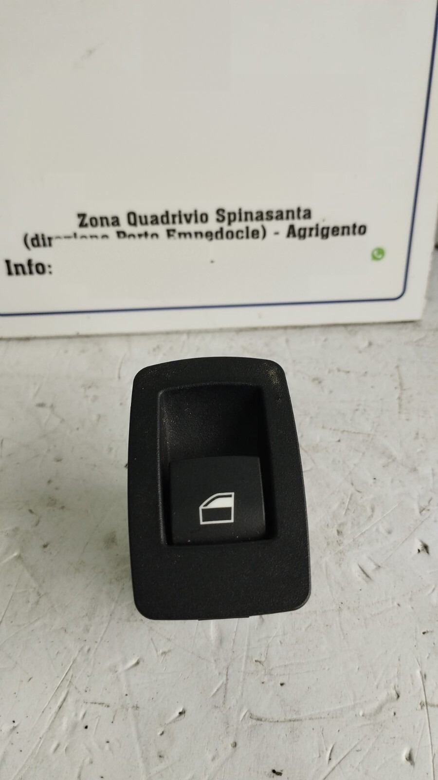 Interruttore alzacristalli porta post. - Immagine 1 di 5