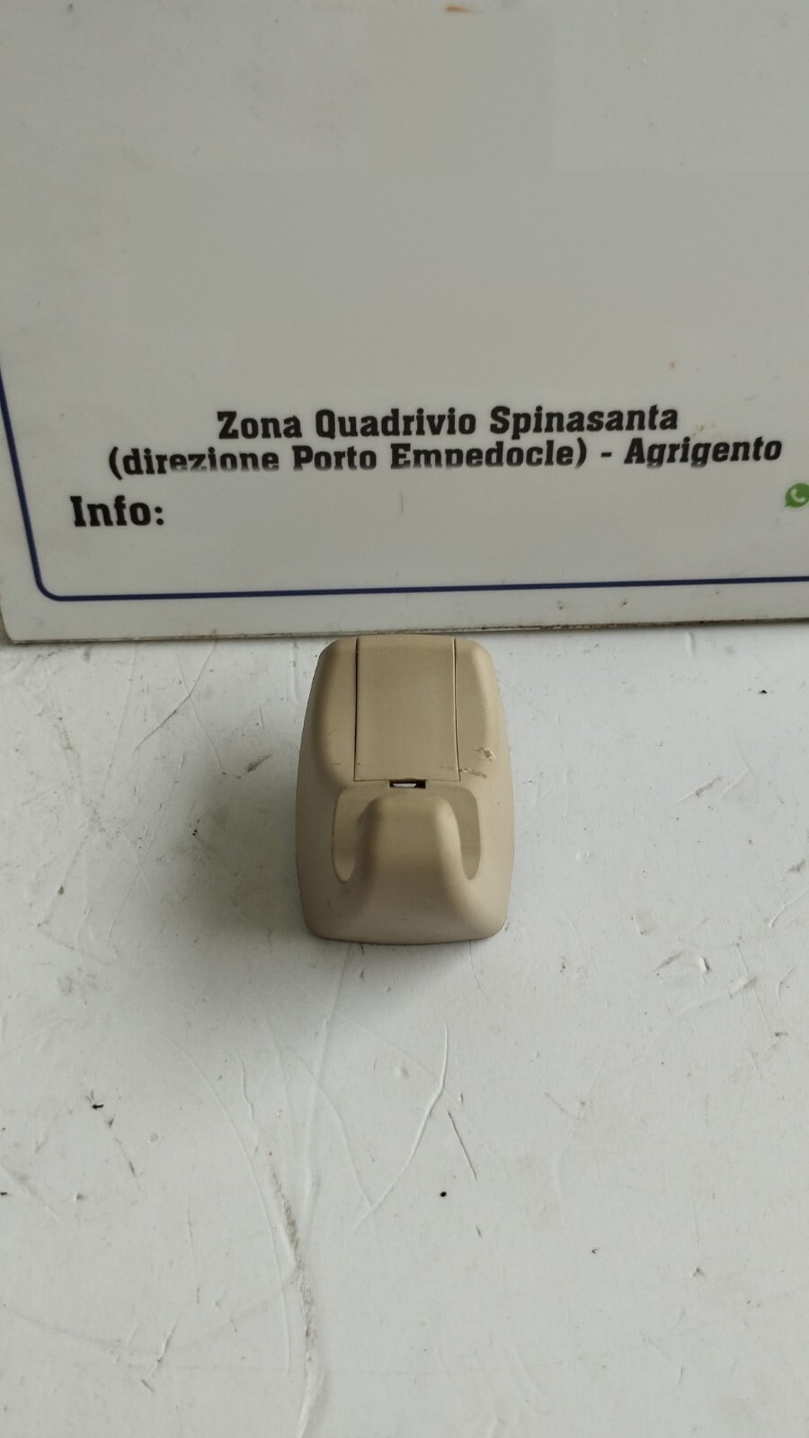 gancio fermo aletta parasole - Immagine 1 di 4