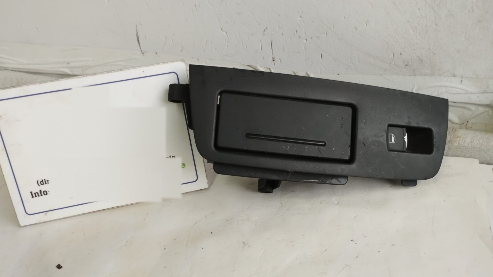Interruttore alzacristalli porta post. Sinistro - Immagine 1 di 6