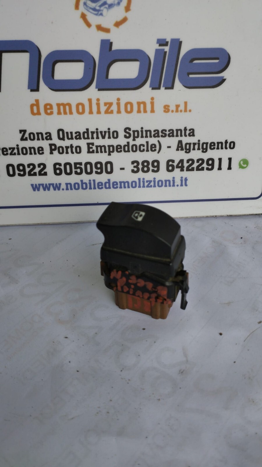 Interruttore Alzacristalli Porta Ant. Destro (Nissan) Usato