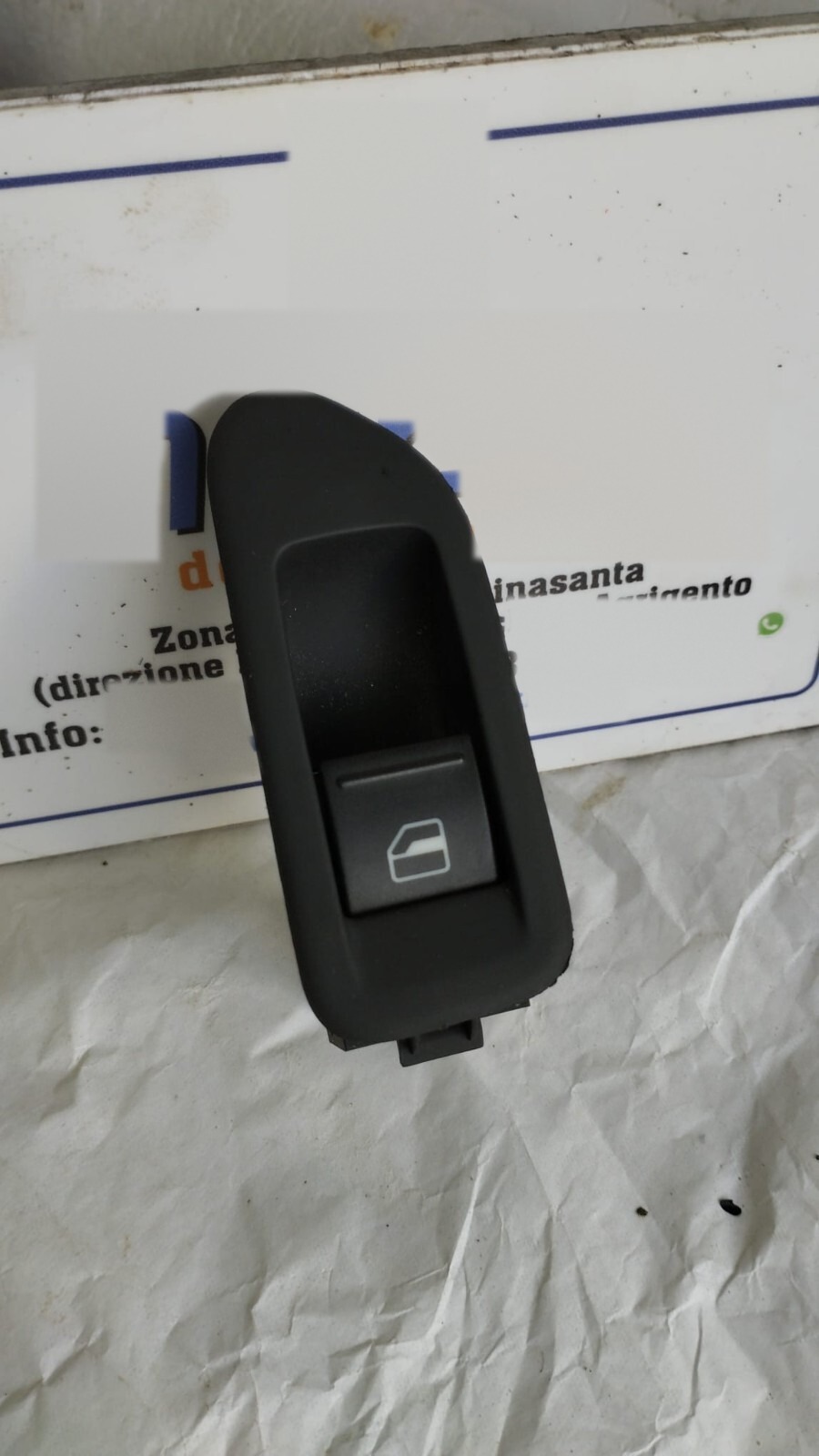 Interruttore alzacristalli porta post. Sinistro - Immagine 1 di 5