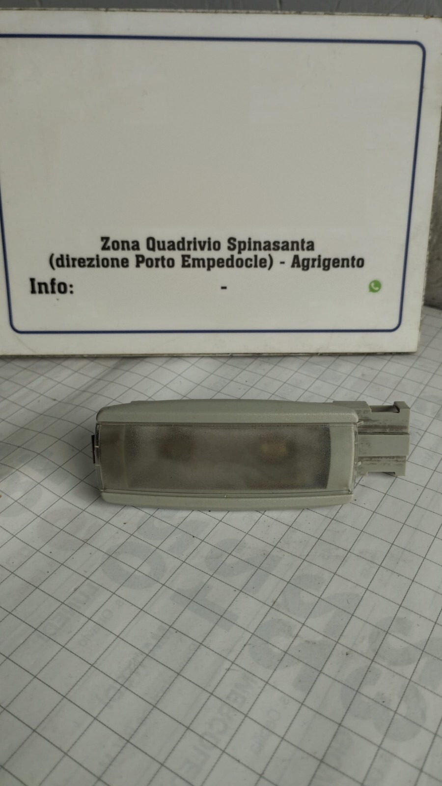 plafoniera luce cortesia aletta parasole - Immagine 1 di 5