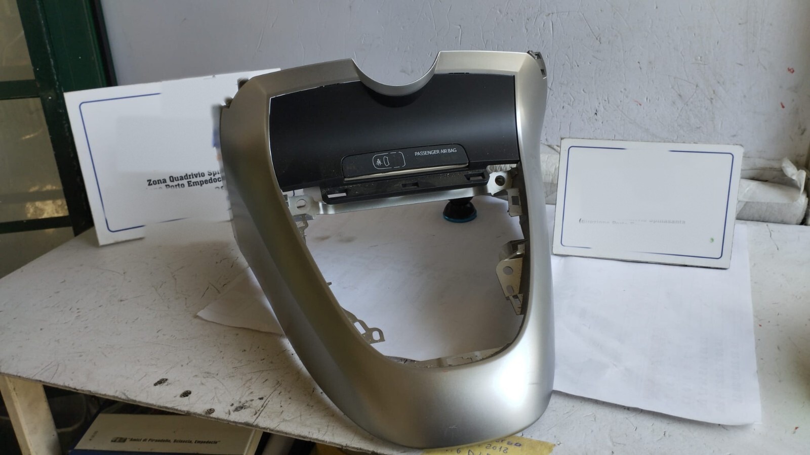Rivestimento consolle centr. - Immagine 1 di 9