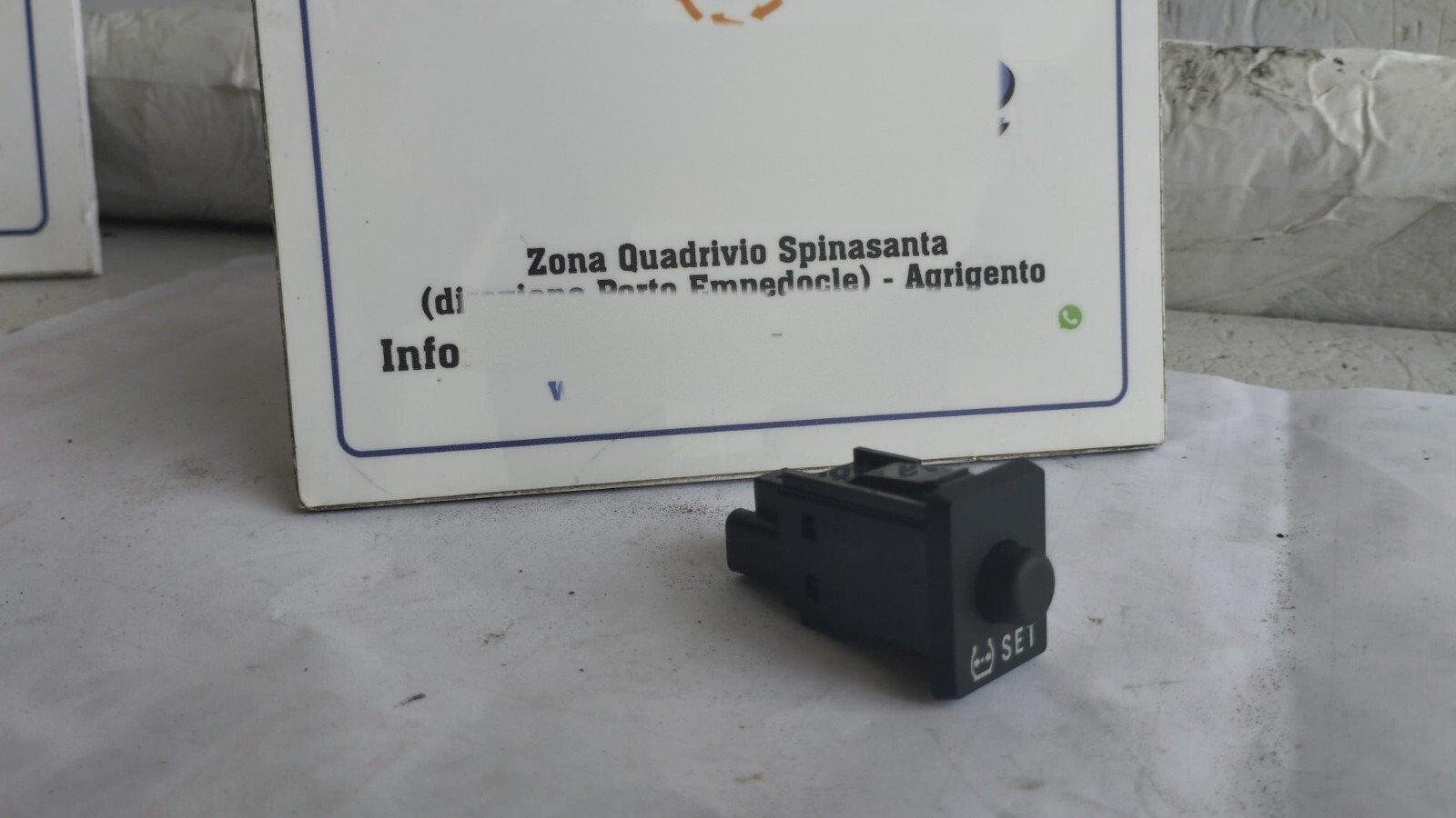 interruttore comando controllo pressione pneumatici - Immagine 1 di 6