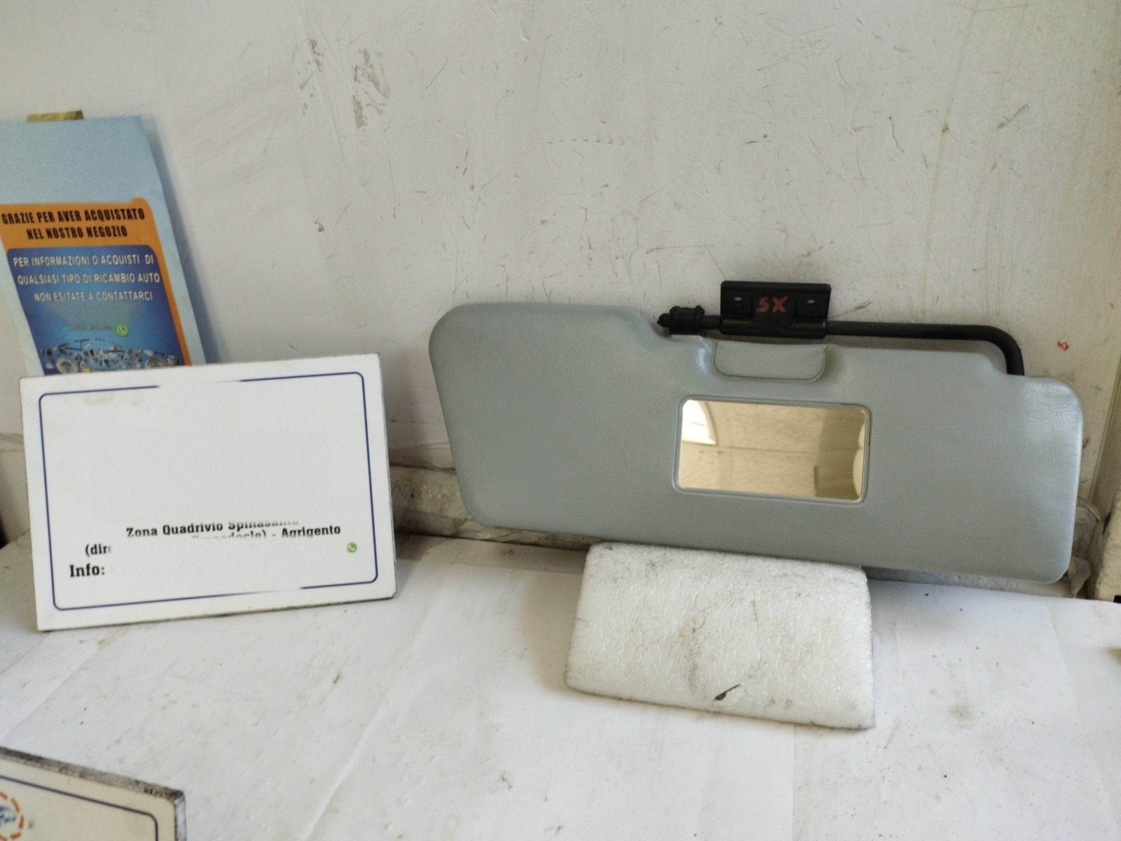 Aletta parasole parabrezza Sinistro - Immagine 1 di 11