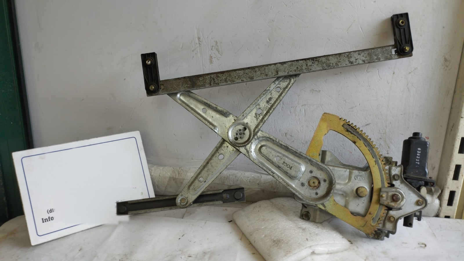 motorino alzacristallo posteriore destro - Immagine 1 di 8
