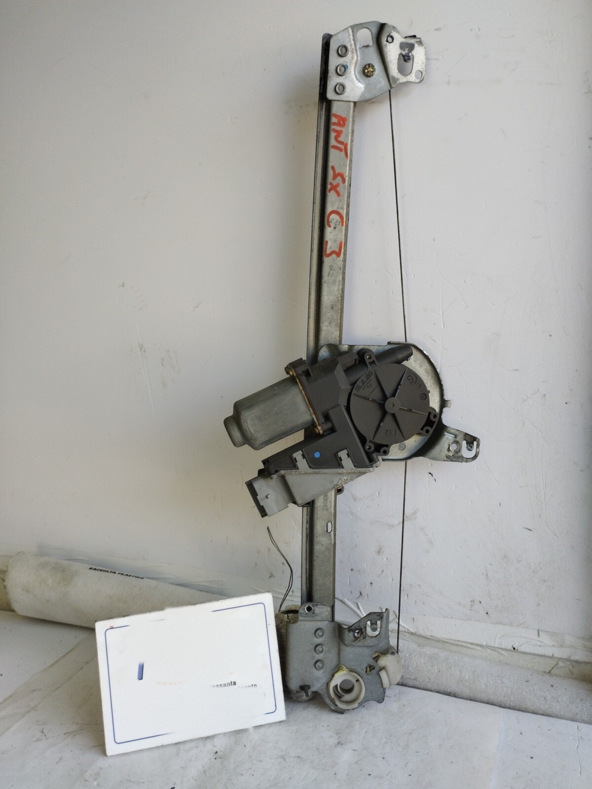 Motorino alzacristallo porta ant. Sinistro - Immagine 1 di 7