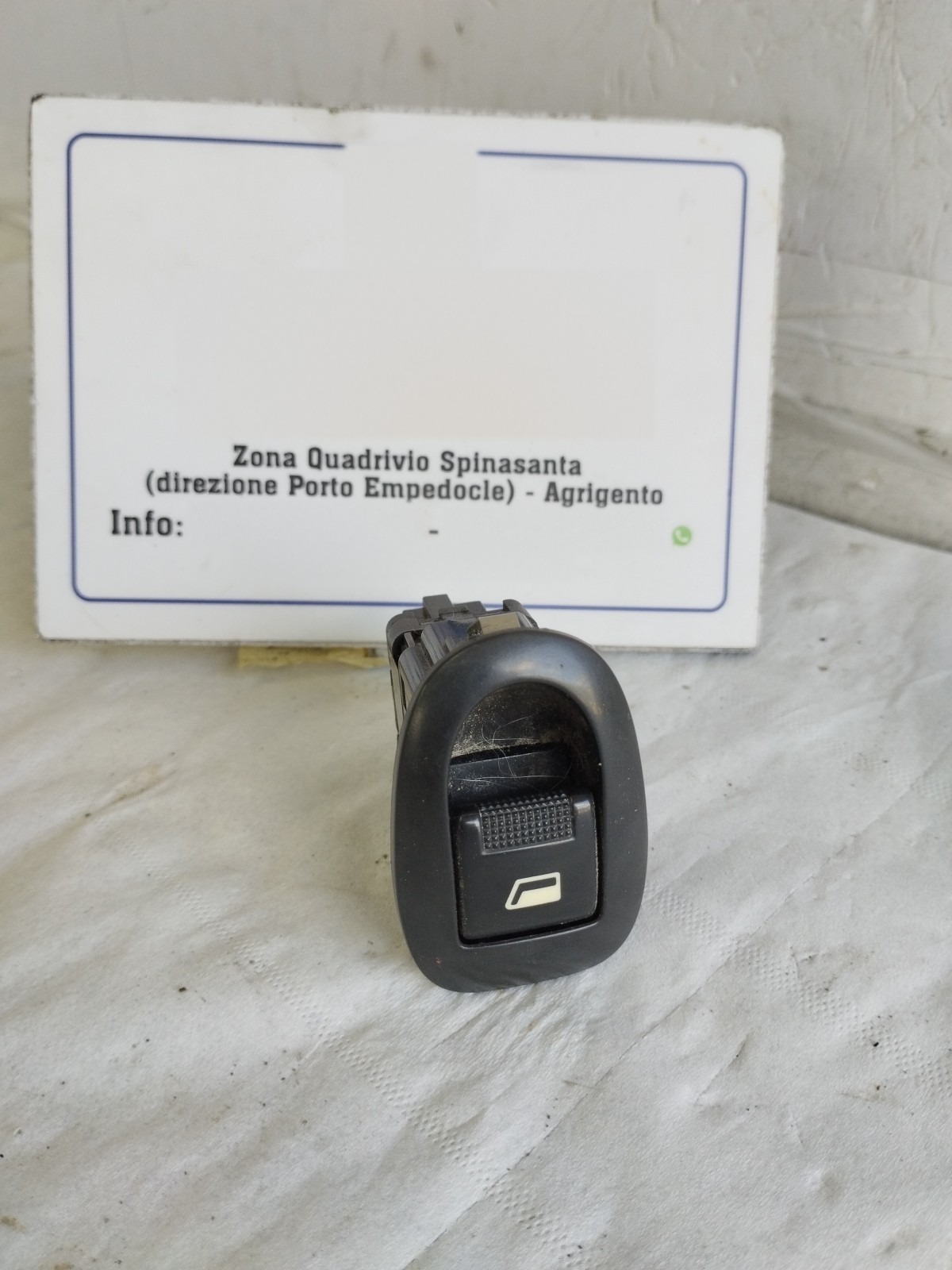 Interruttore alzacristalli porta ant. - Immagine 1 di 11