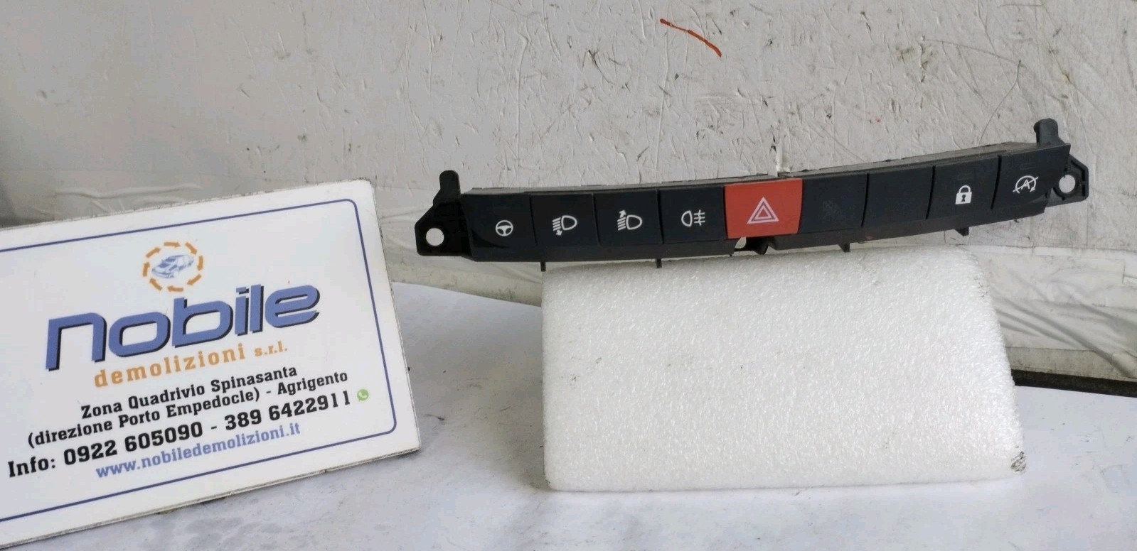 Pulsantiera Centrale Quattro Frecce Fendinebbia City (Fiat) 7356509010 Usato