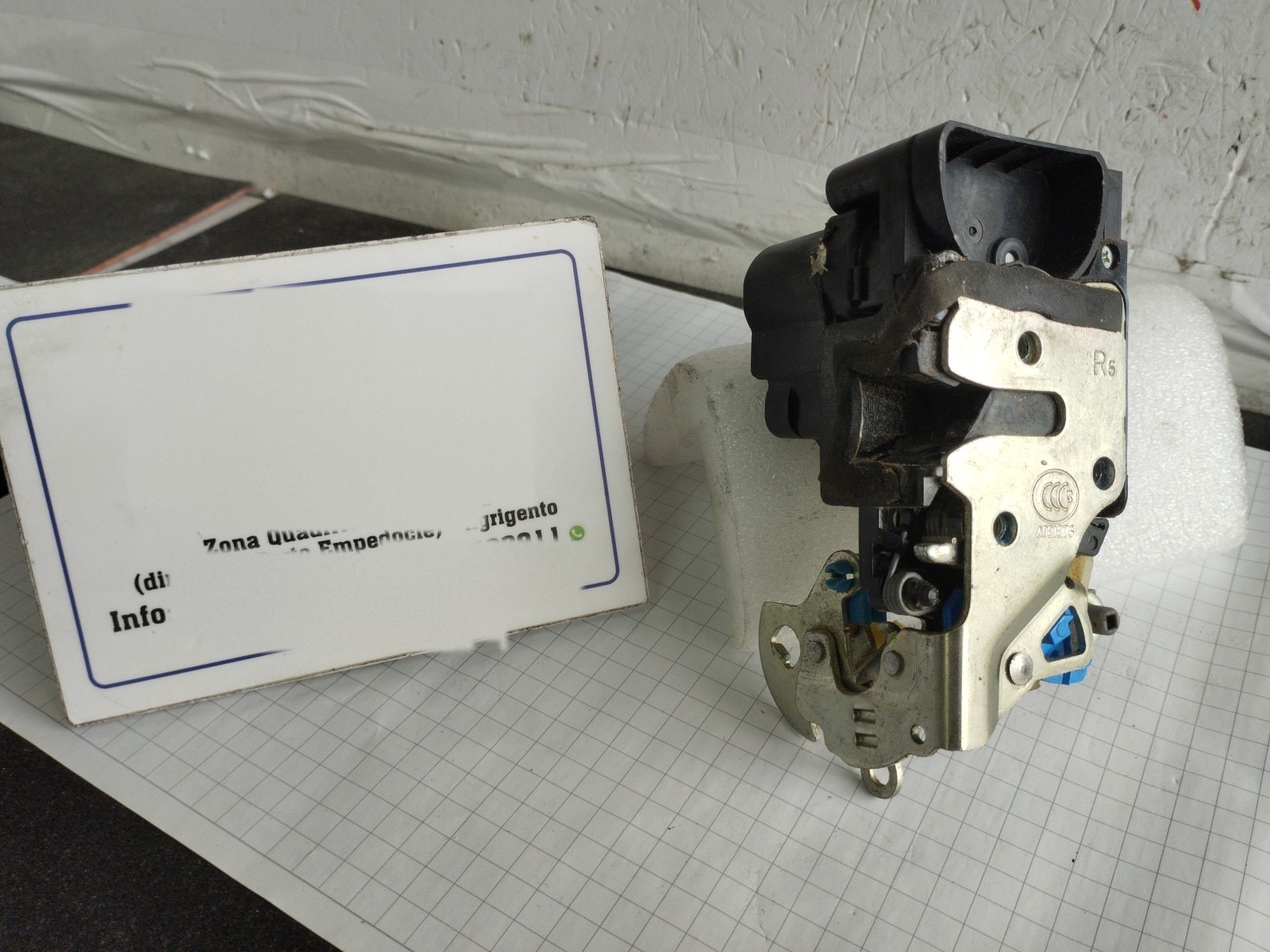 Serratura Porta Ant. Destro (Opel) A081876 Usato