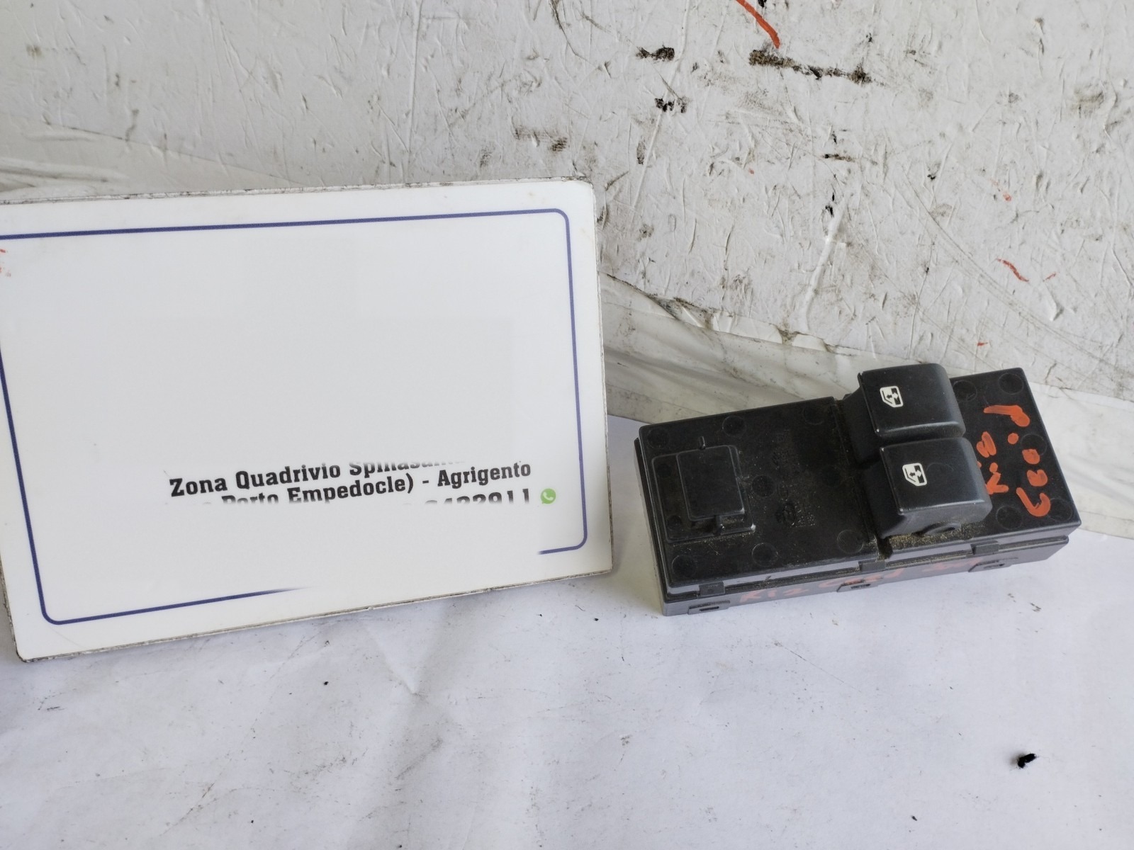Interruttore Alzacristalli Porta Ant. Sinistro (Kia) 935701H020 Usato