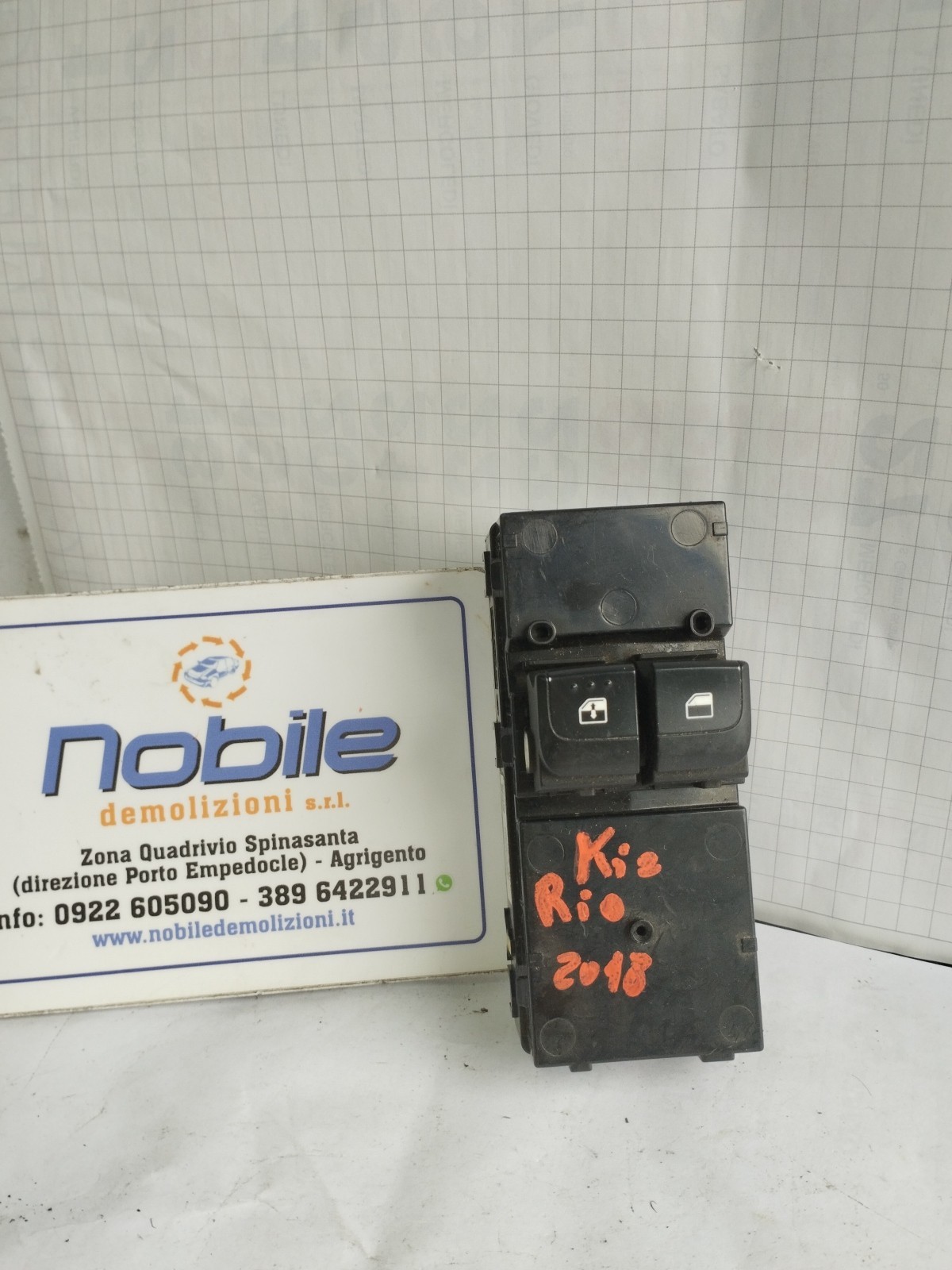 Interruttore Alzacristalli Porta Ant. Sinistro (Kia) 93570H8200 Usato