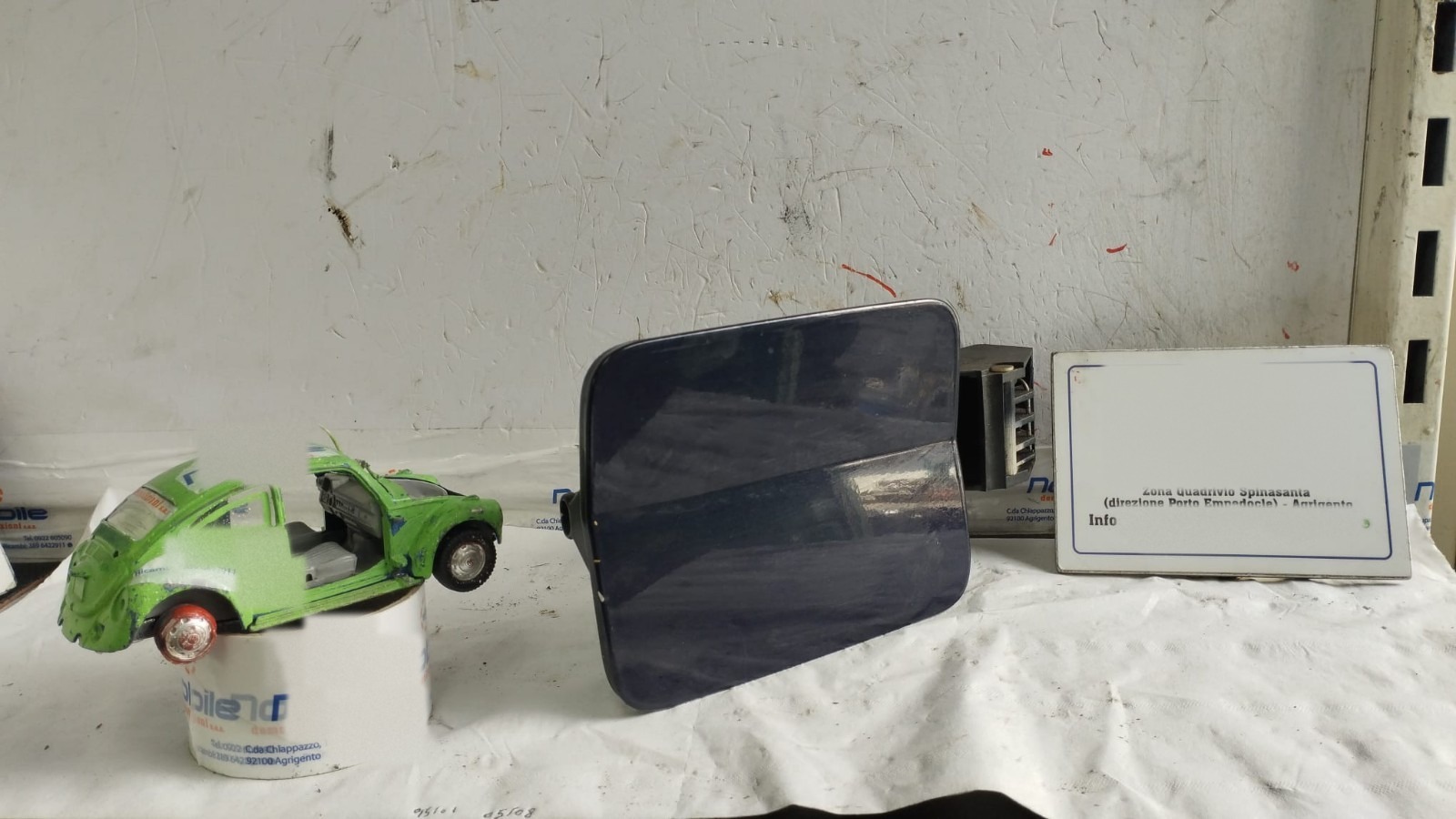 Sportello carburante - Immagine 1 di 10