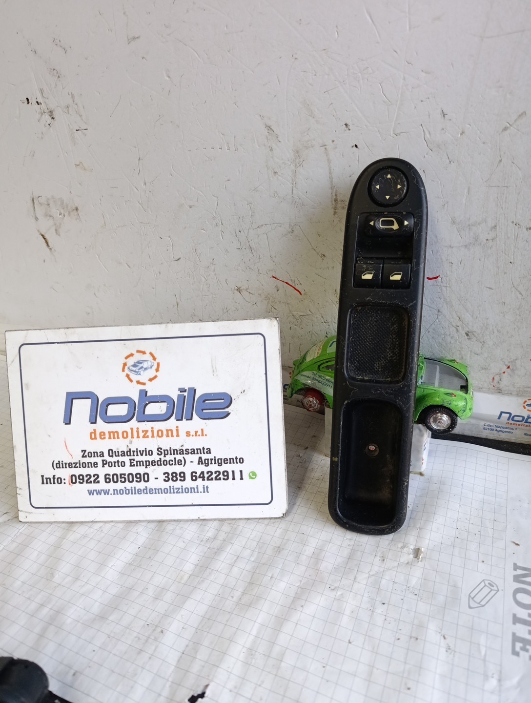 Interruttore Alzacristalli Porta Ant. Sinistro (Peugeot) 96351622XT Usato