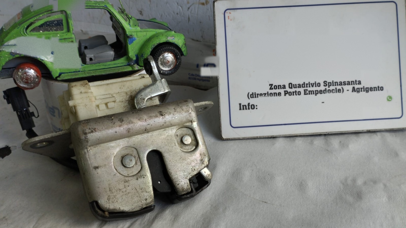 serratura cofano post. - Immagine 1 di 7