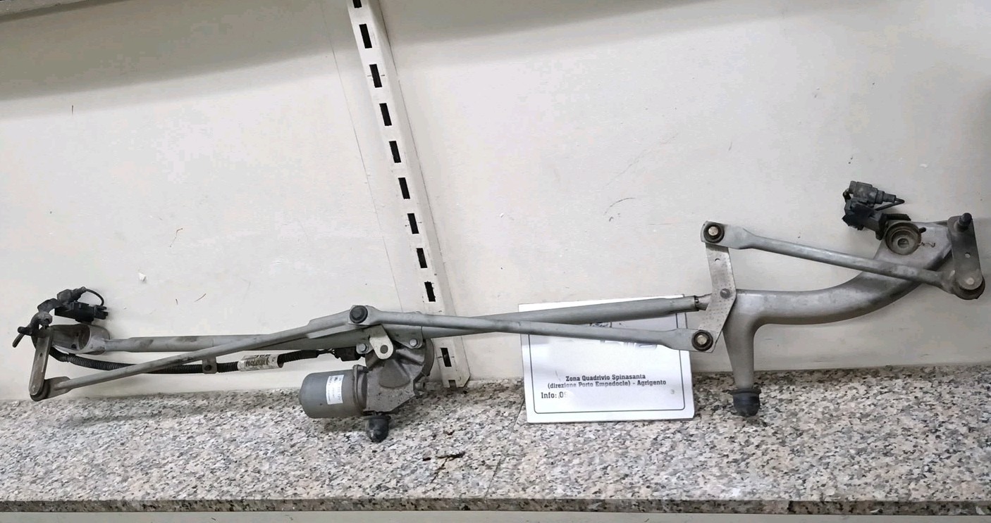 Meccanismo tergiparabrezza con motorino - Immagine 1 di 19