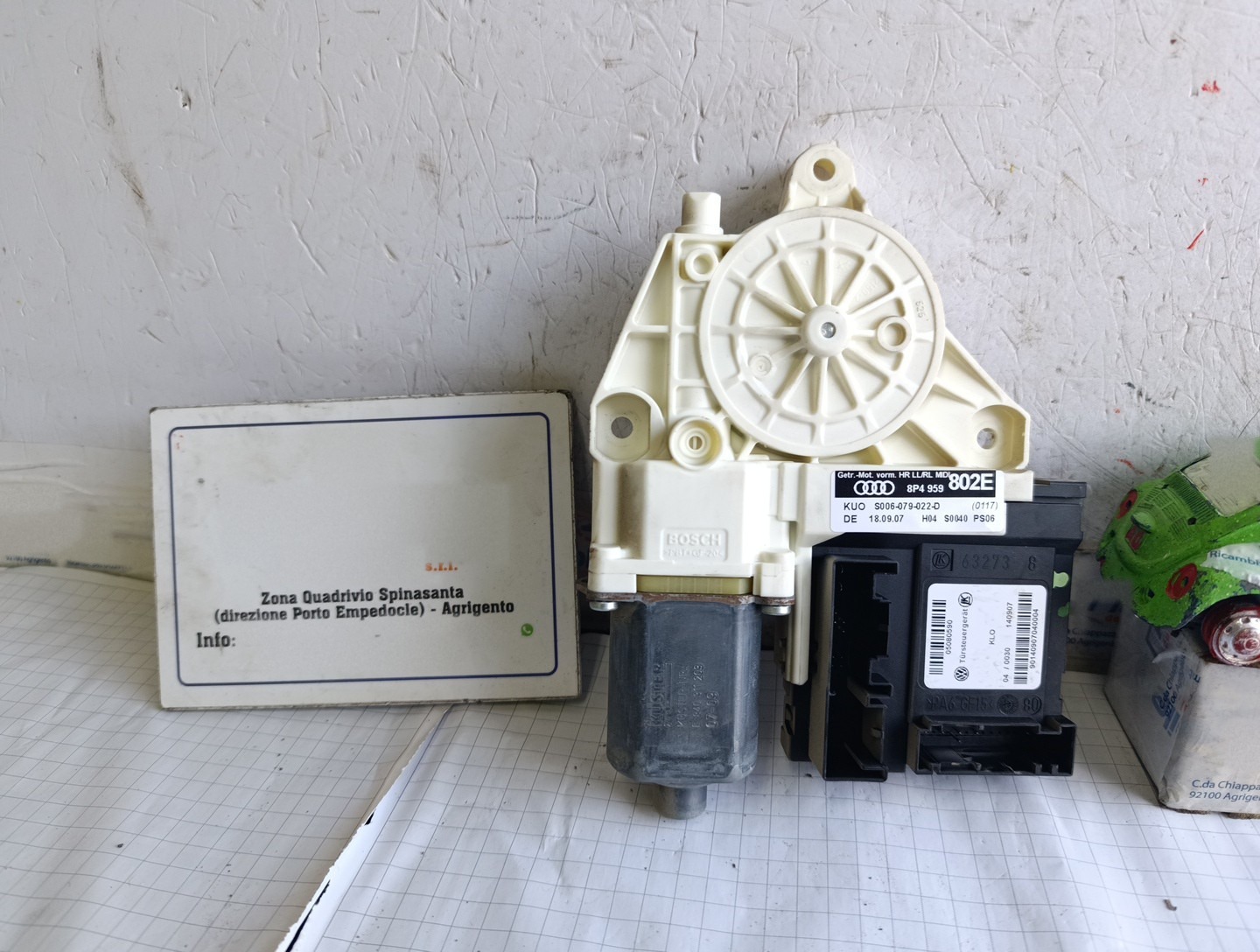 motorino alzacristallo posteriore destro - Immagine 1 di 8