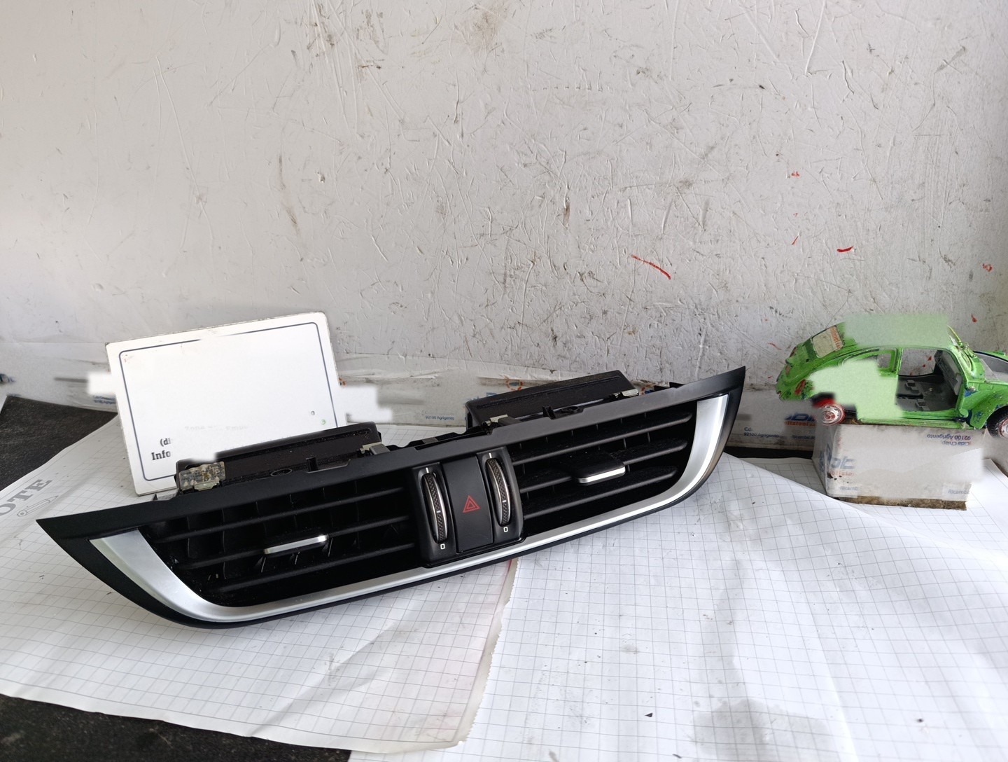 Bocchetta Aria Ant. Console Centr. (Alfa Romeo) 1561257890 Usato