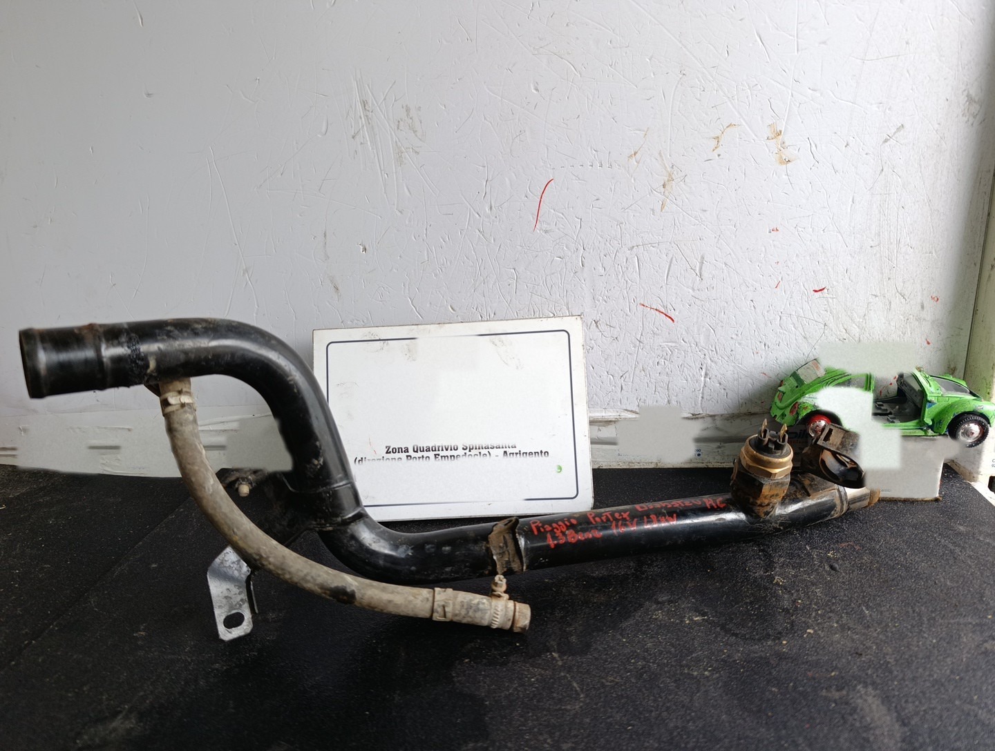 Manicotto uscita acqua termostato raffred. motore - Immagine 1 di 10