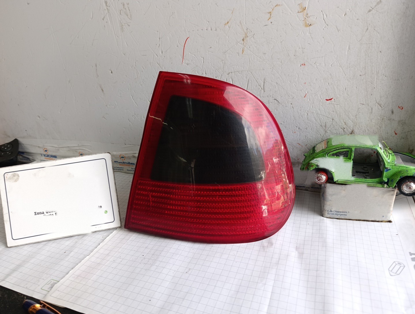 Fanale post. parte est. Destro - Immagine 1 di 10