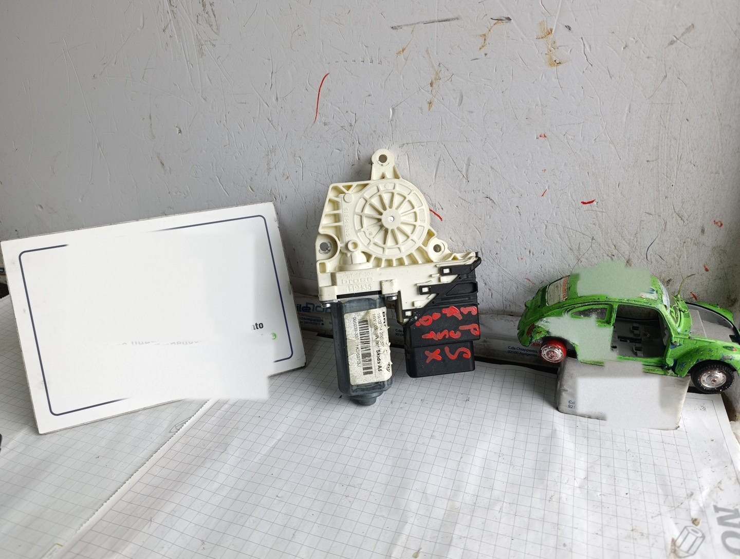 Motorino alzacristallo porta post. Sinistro - Immagine 1 di 9