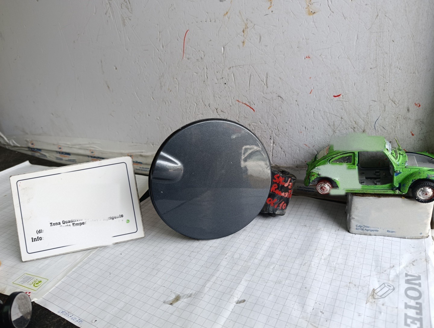 Sportello Carburante (Skoda) 5J7809857 Usato