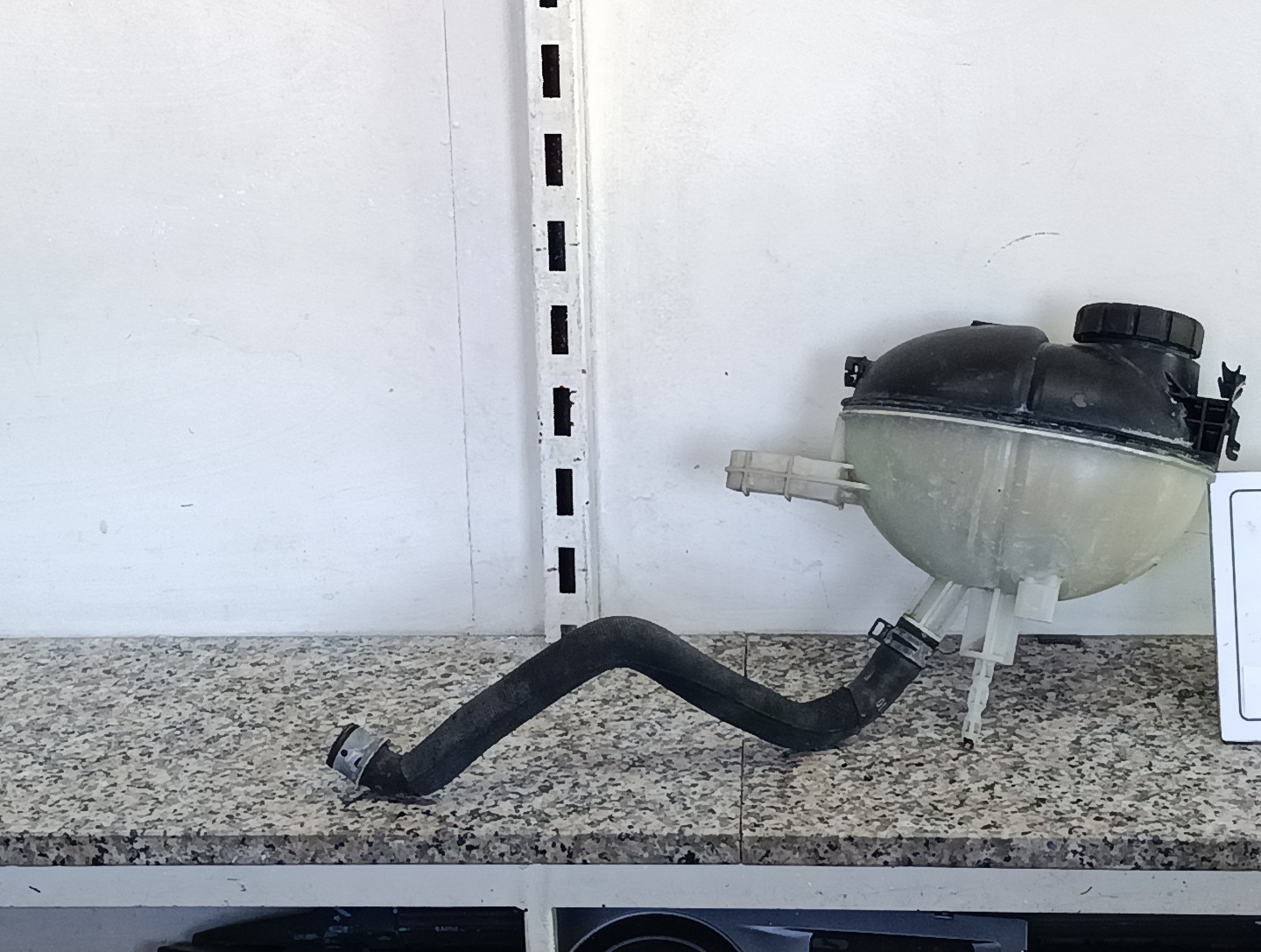 vaschetta compensazione radiatore - Immagine 1 di 14