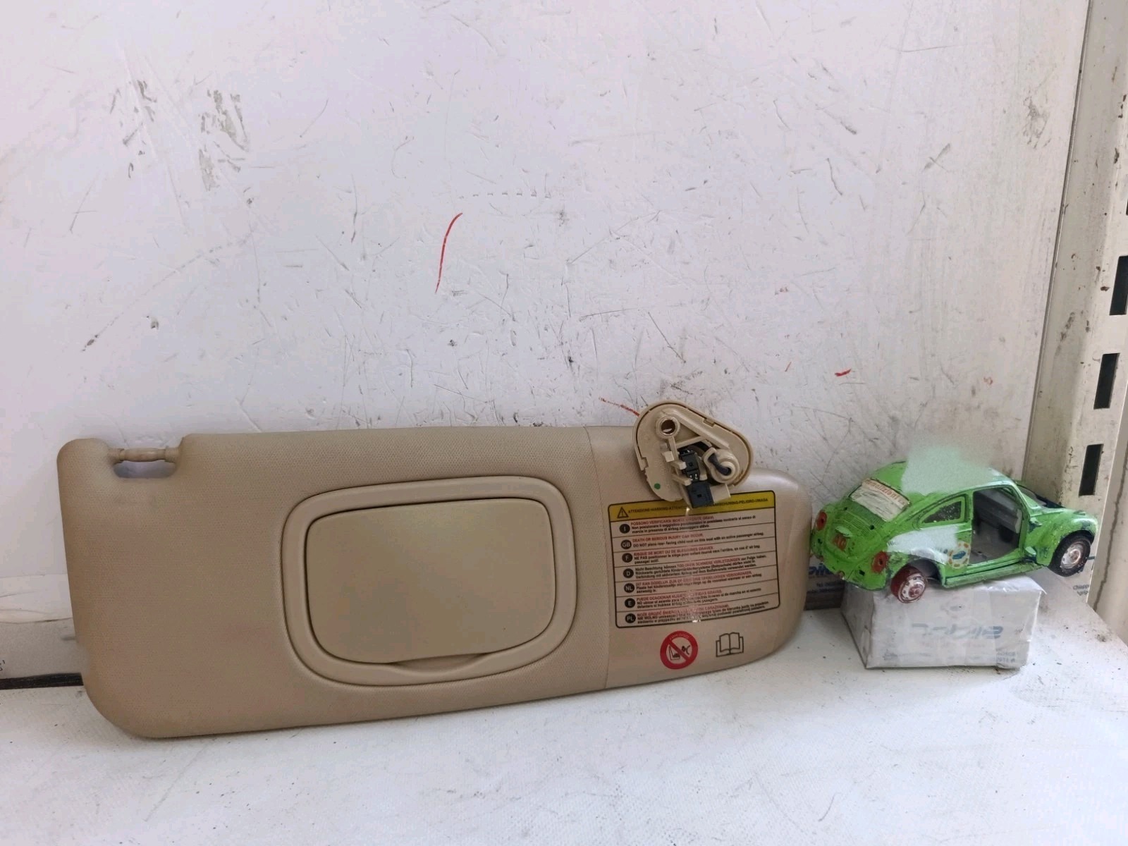 Aletta Parasole Parabrezza Destro (Alfa Romeo) B288937 Usato