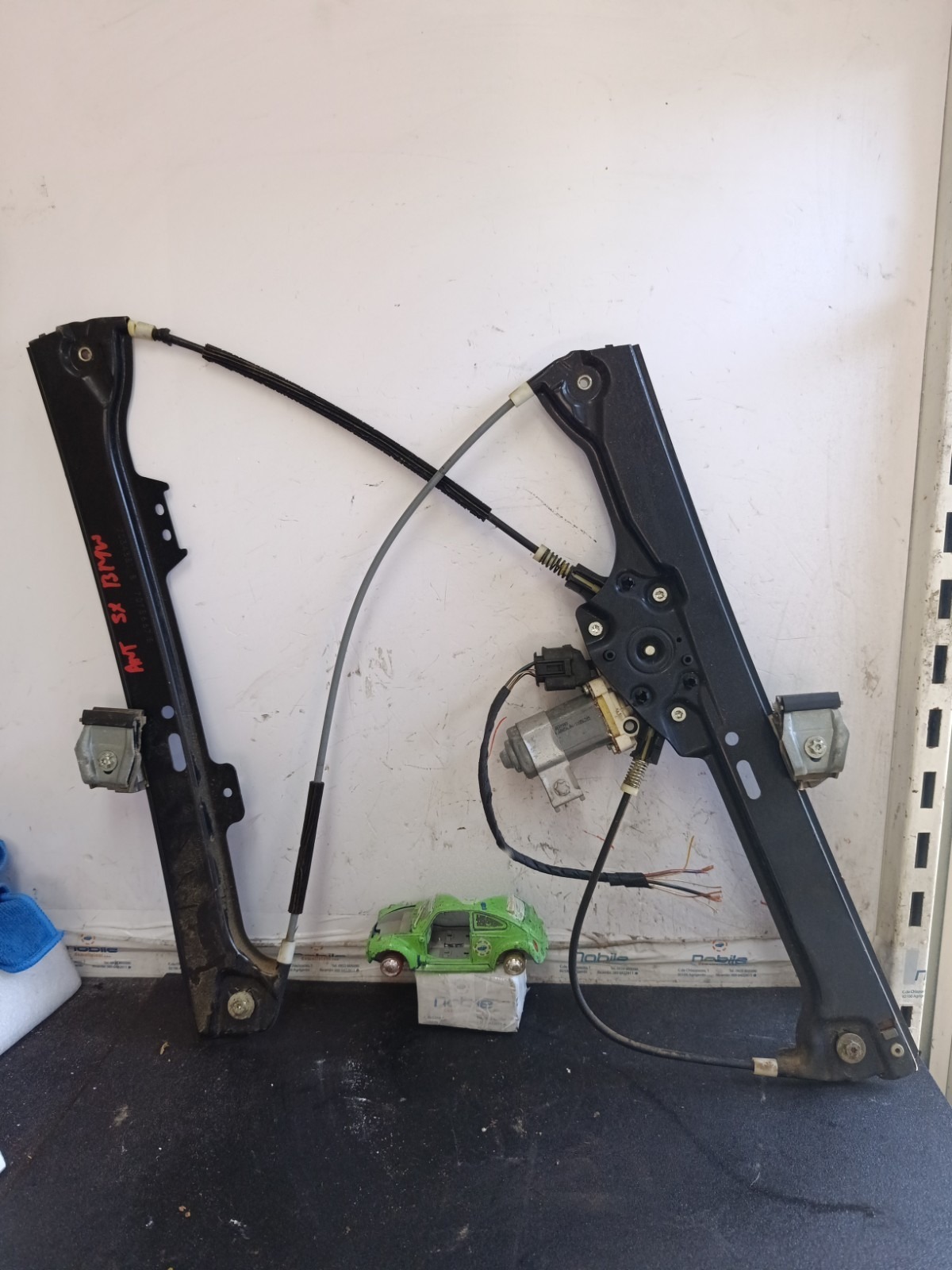 Motorino alzacristallo porta ant. Sinistro - Immagine 1 di 11