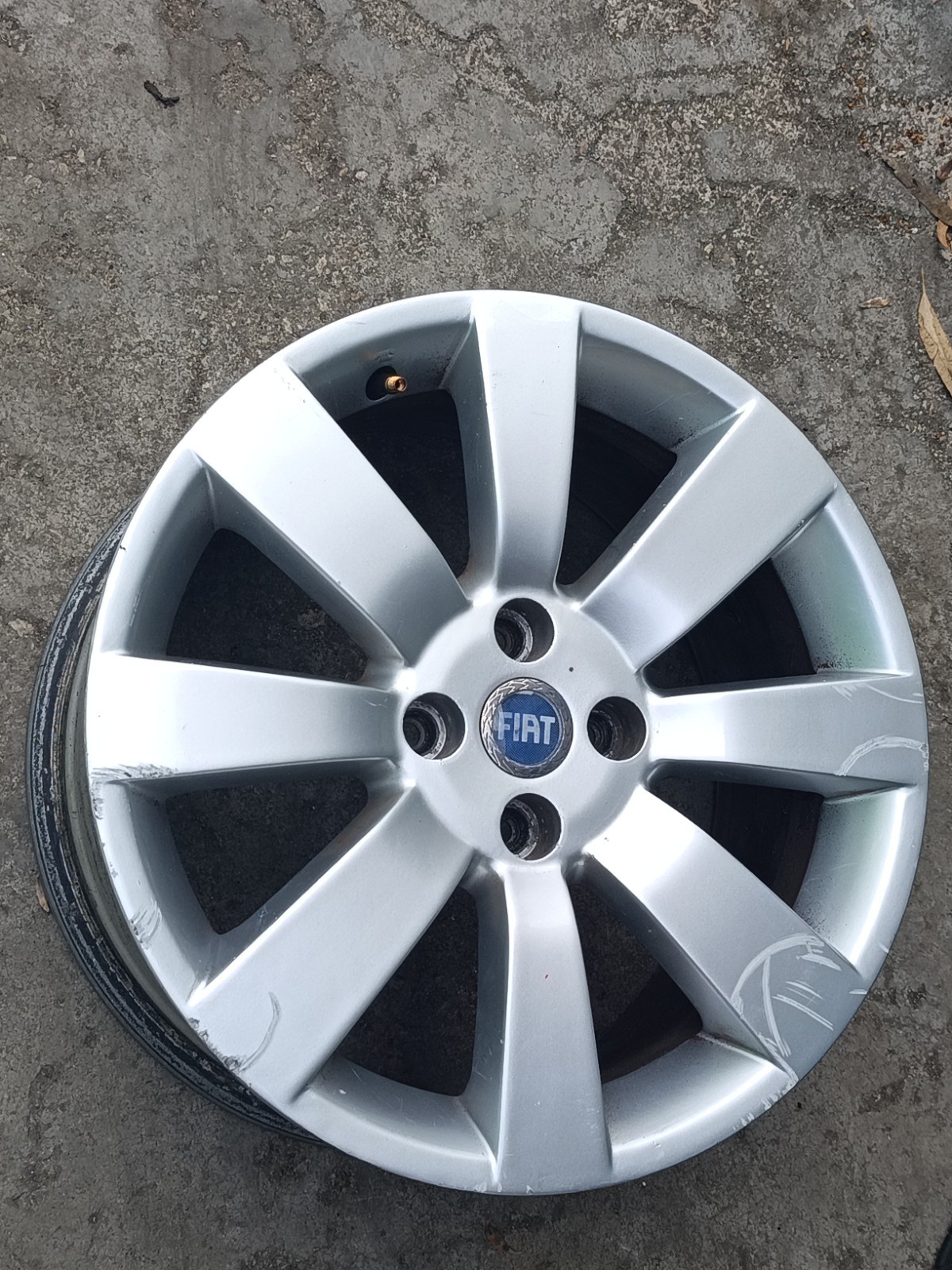 Cerchio In Lega Raggio 16 R16 Fiat GRANDE PUNTO (2Y) (06/05>12/08<) Usato