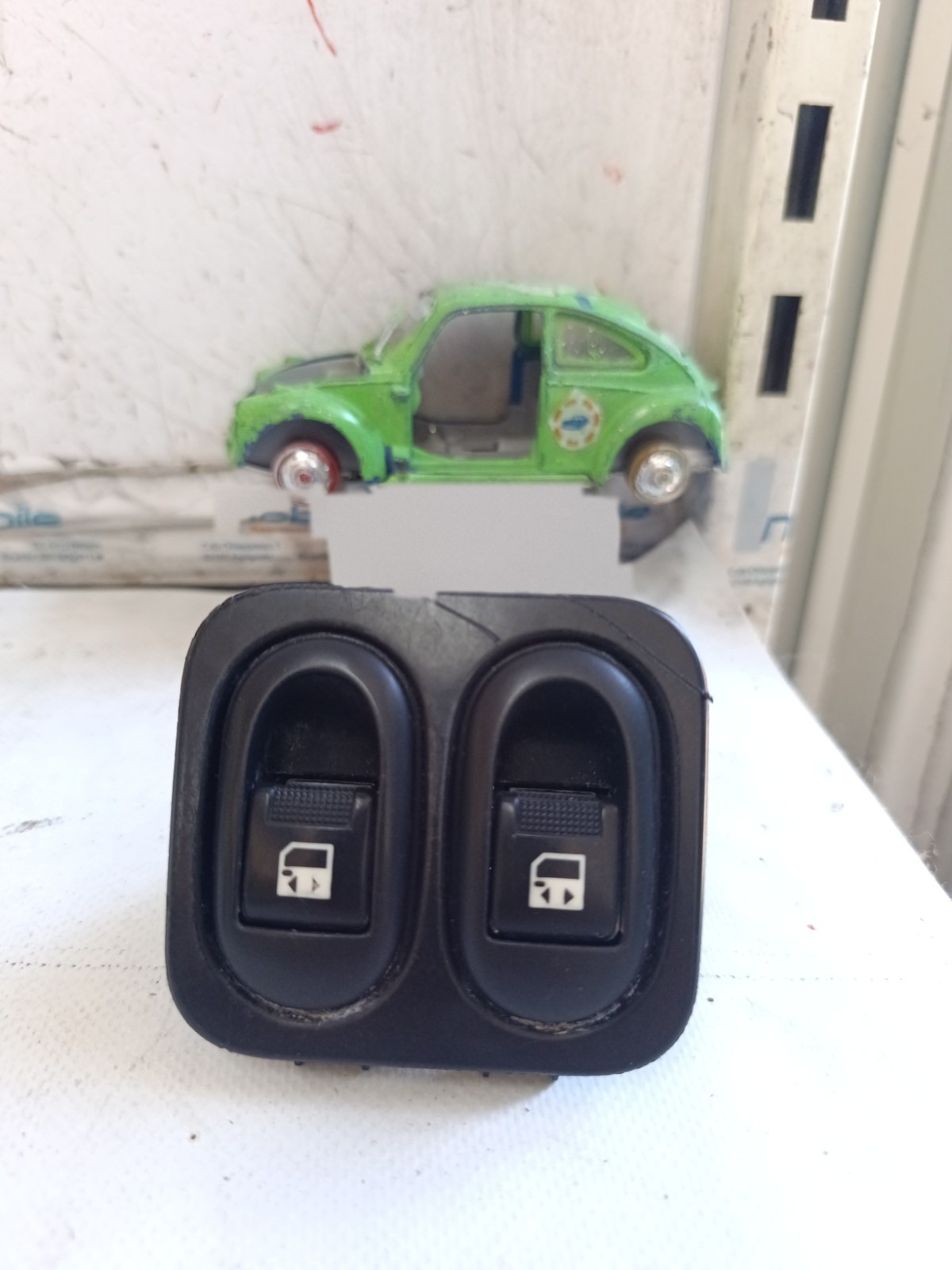 Pulsantiera Apertura Porte (Peugeot) 96570331XT Usato