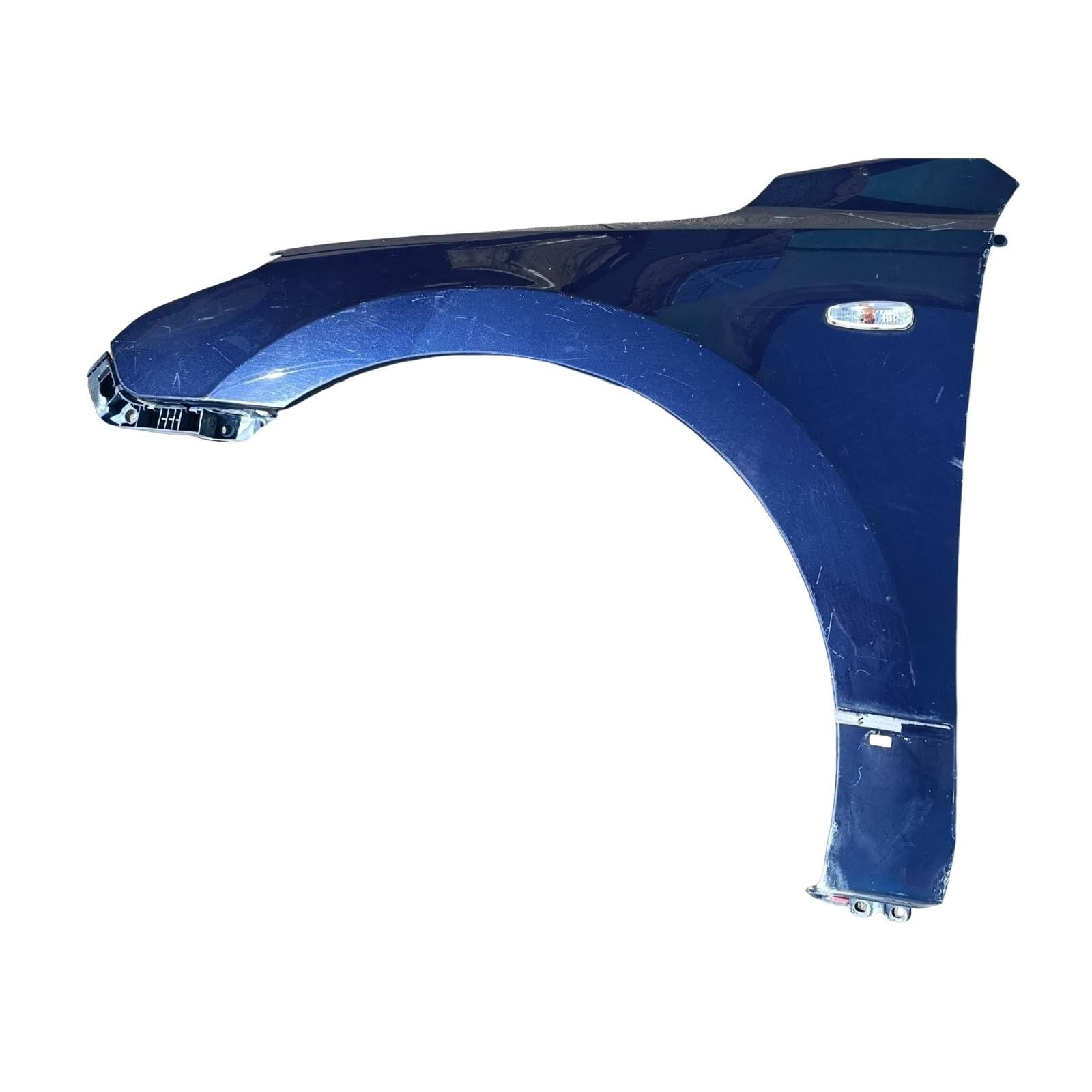 Parafango Ant. Sinistro 663112L030 Usato
