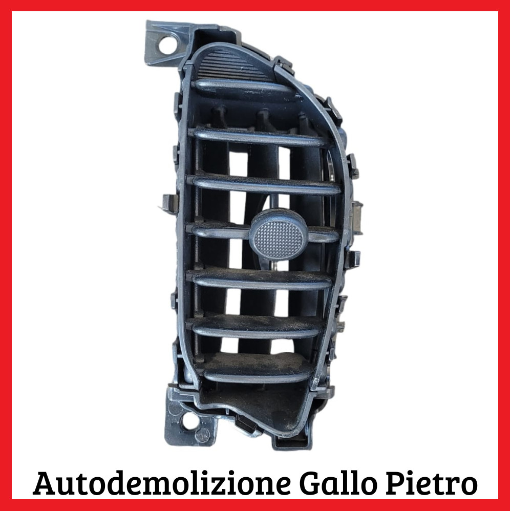 Bocchetta Aria Centr. Cruscotto Destro 687501KE0A Usato