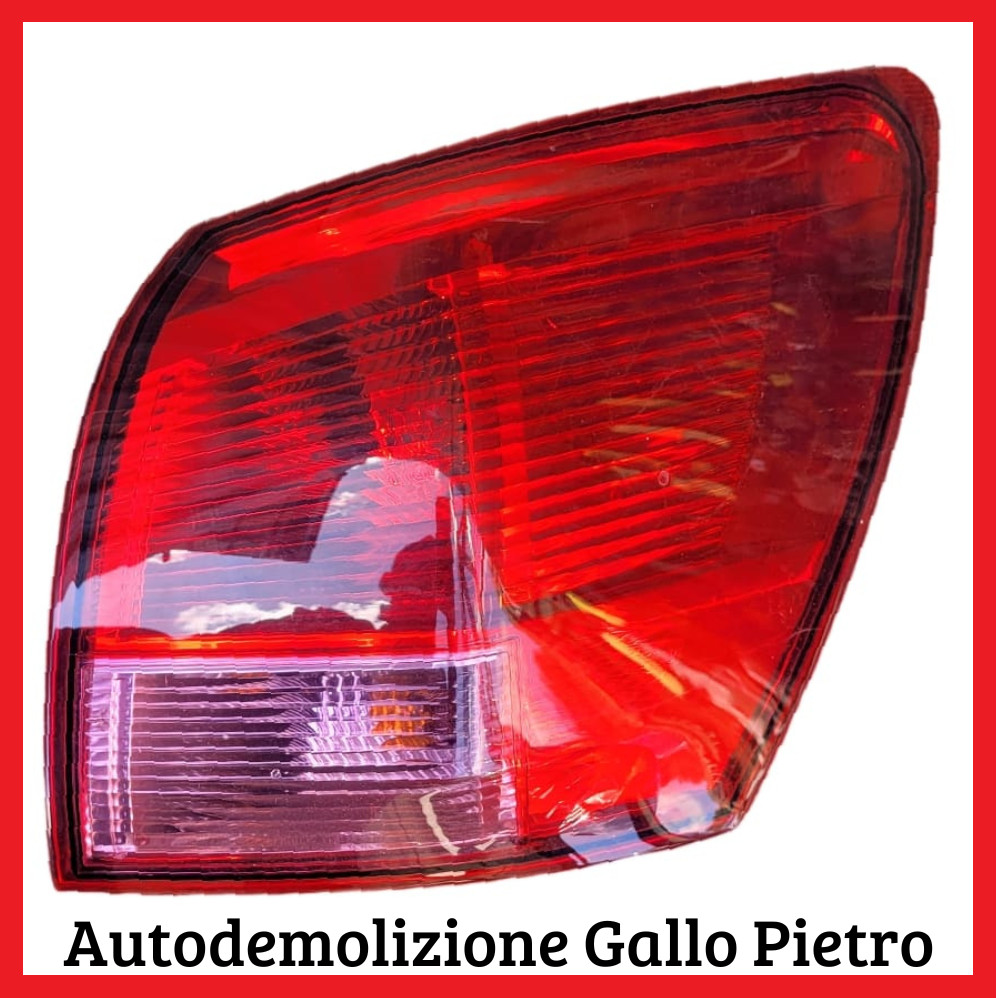 Fanale Post. Destro 26554JD00A Usato