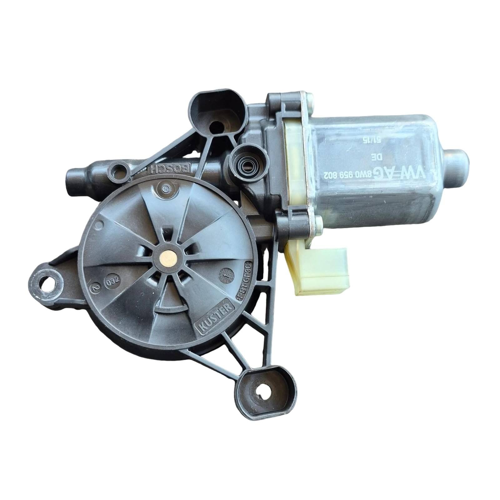 Motorino Alzacristallo Porta Ant. Destro (Bosch Vw Ag Kuster) 8W0959802 8W0959802 Usato