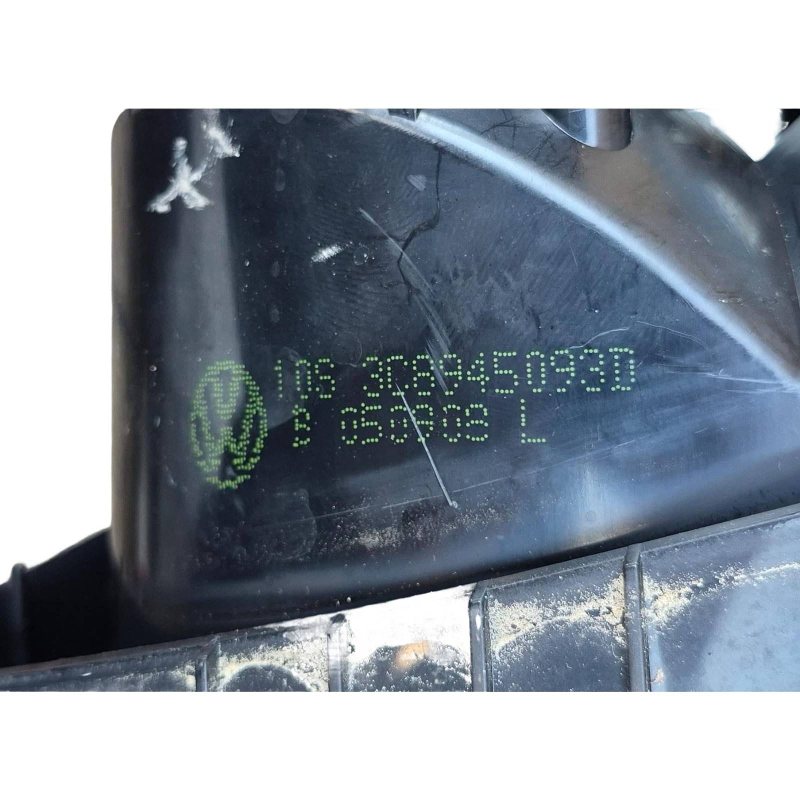 Fanale Post. Parte Int. Sinistro (Volkswagen) 3C8945093D 3C8945093D Usato