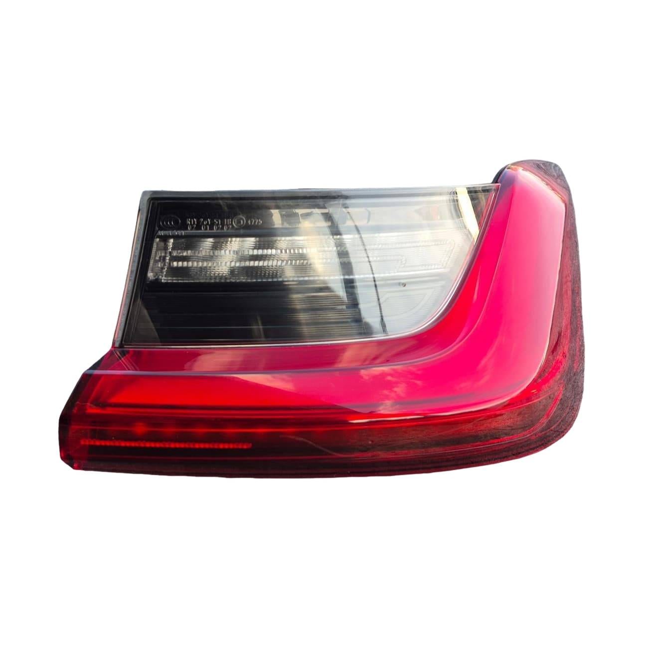 Fanale Post. Parte Est. Destro (Hella Bmw) 63217420450 A3229 Usato