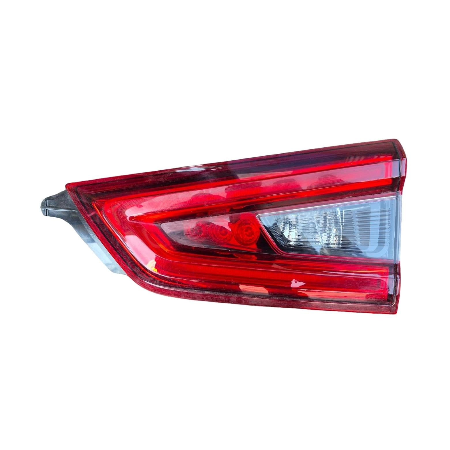 Fanale Post. Parte Int. Destro (Koito) 26550HV05A 26550 HV05A Usato